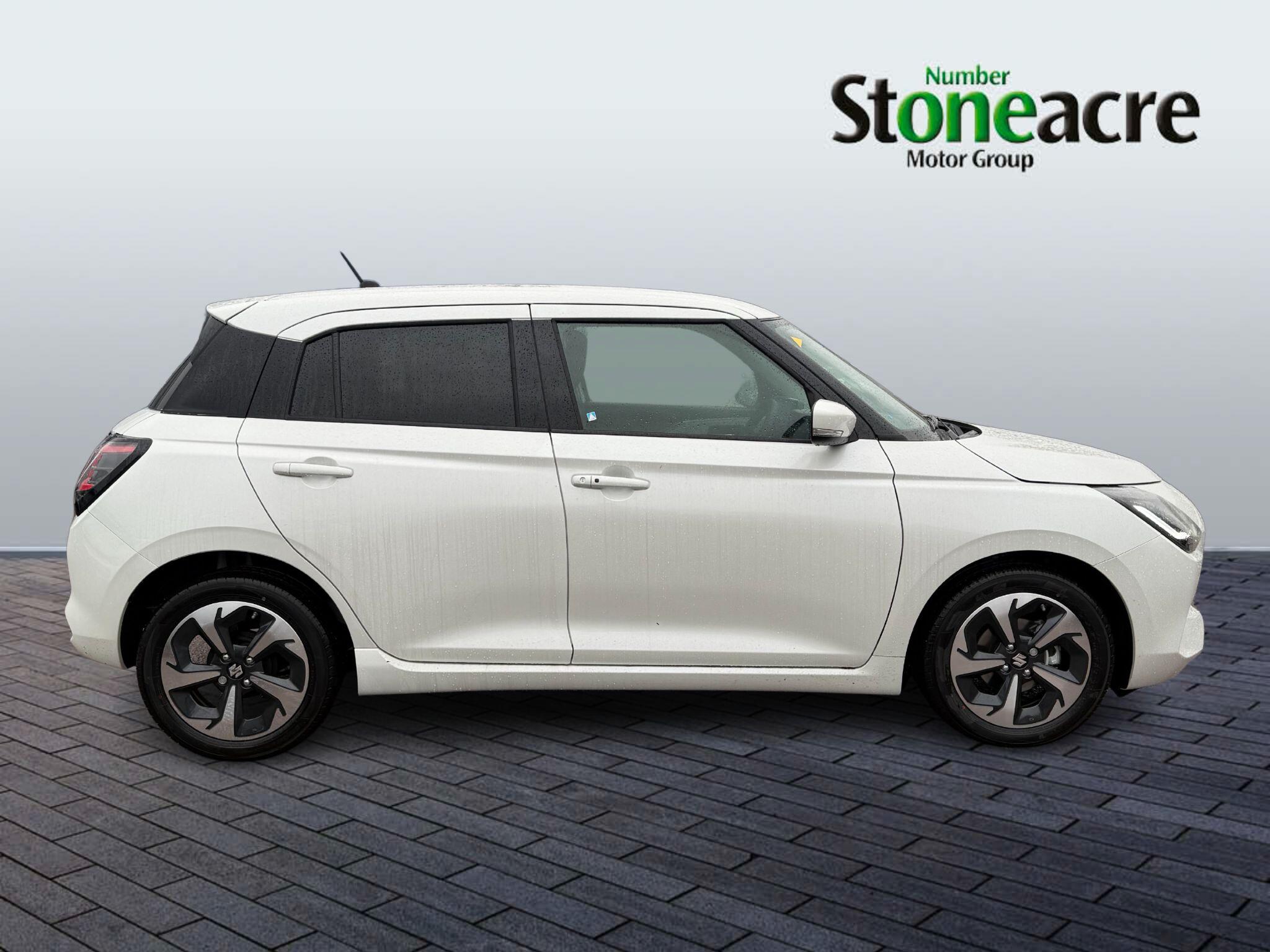 Suzuki Swift Image 2