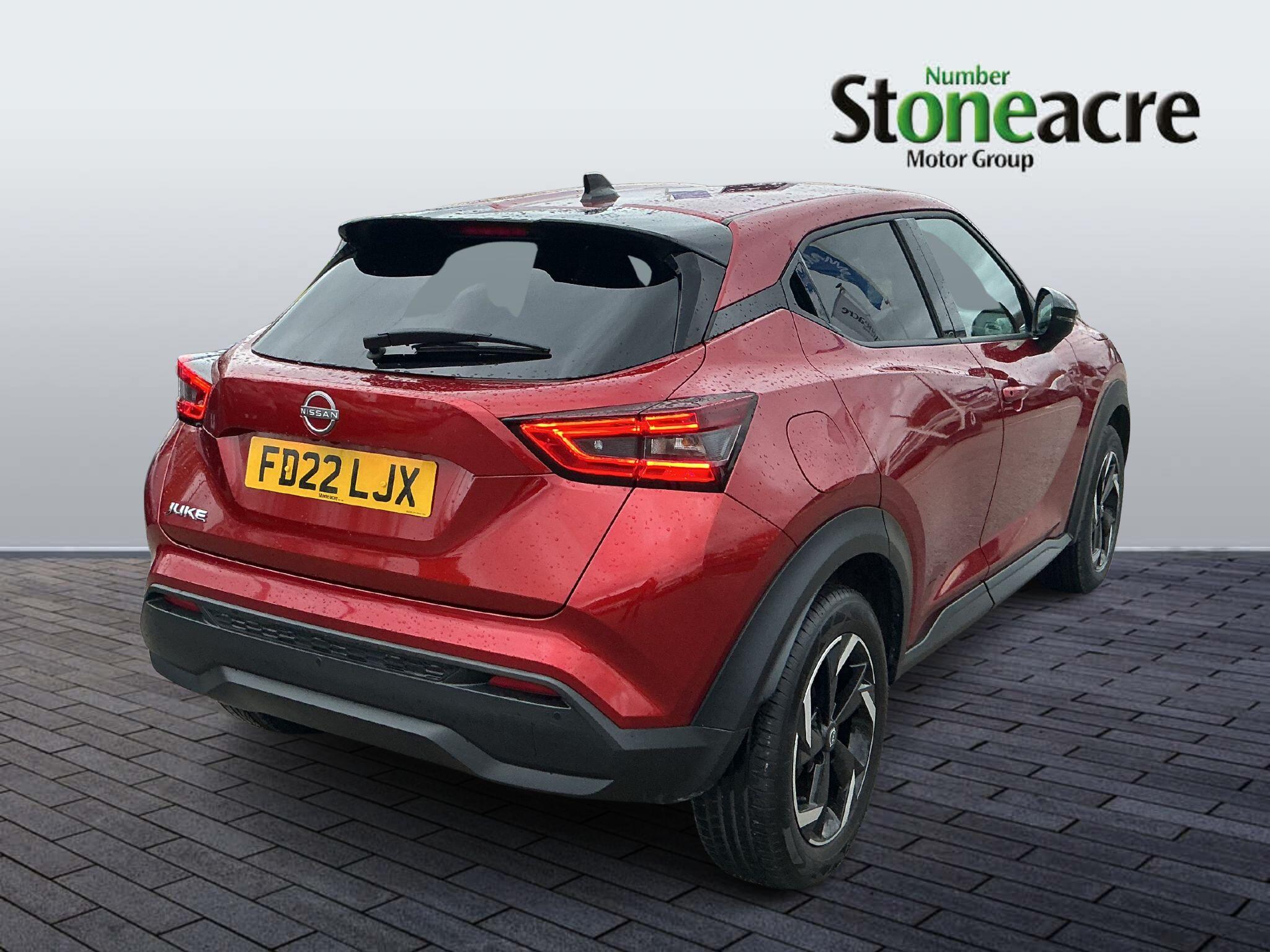 Nissan Juke 1.0 DiG-T N-Connecta 5dr DCT FD22LJX Image 3