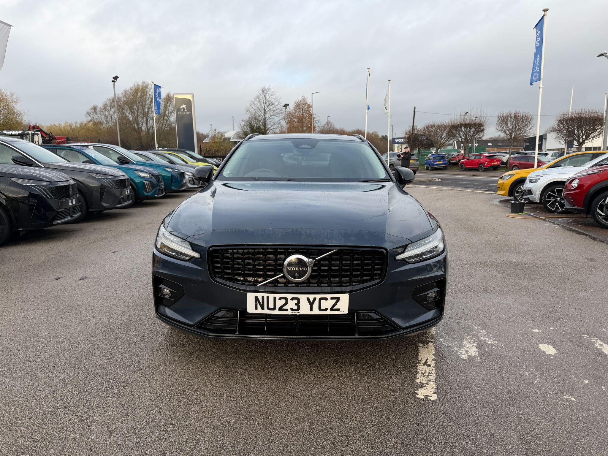 Volvo V60 Image 2