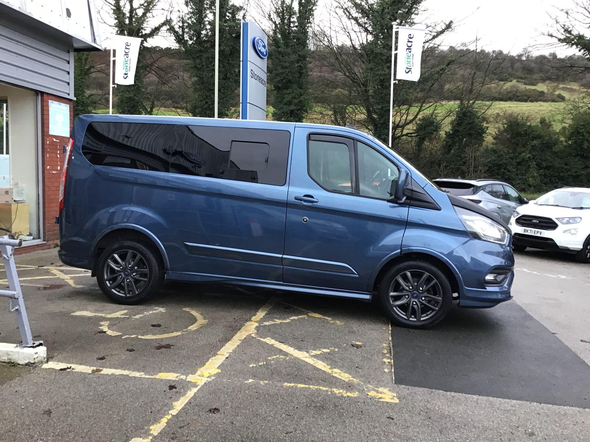 Ford Transit Custom Image 2