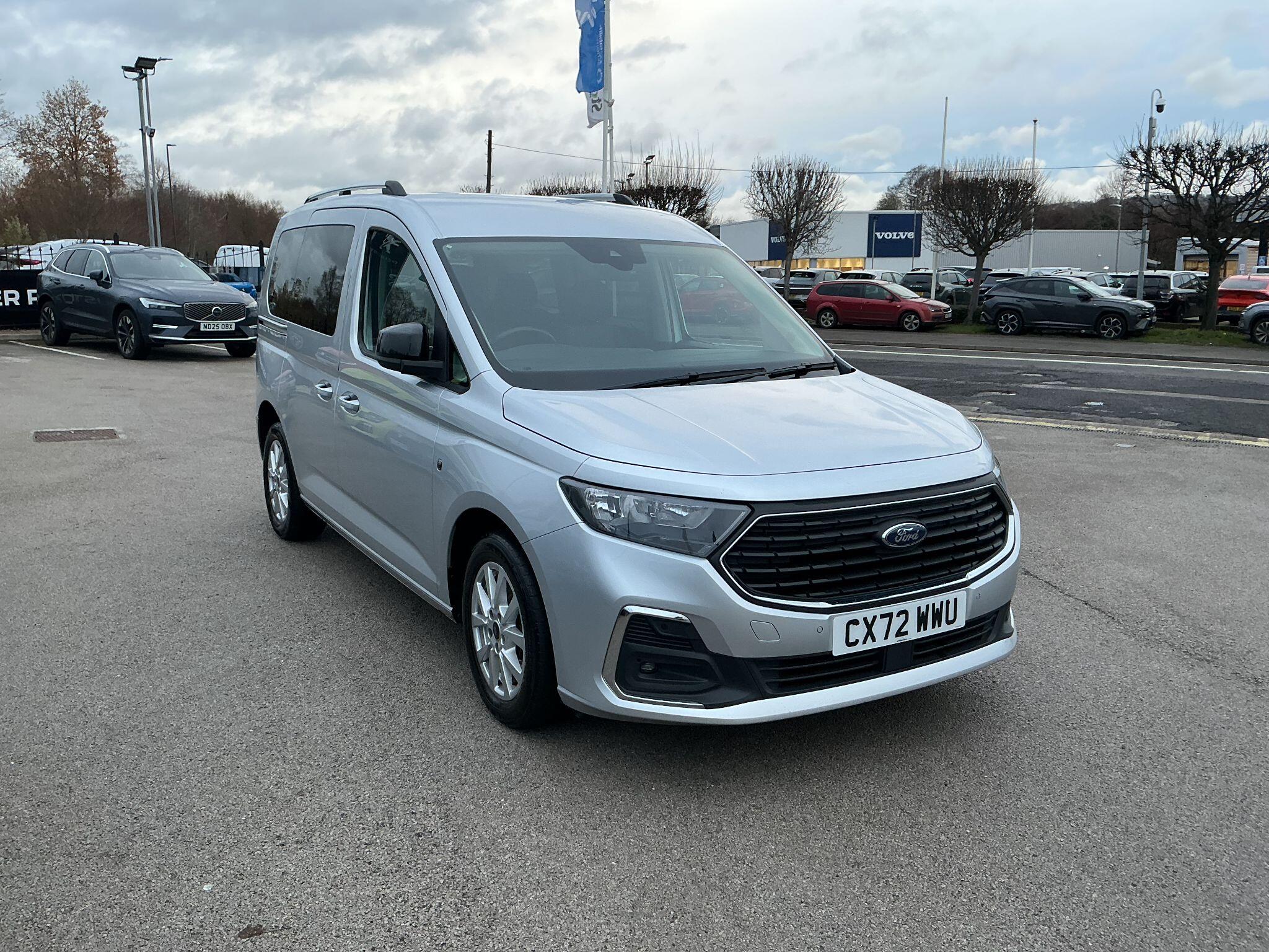 Ford Tourneo Connect 2.0 EcoBlue Titanium Euro 6 (s/s) 5dr CX72WWU Image 1