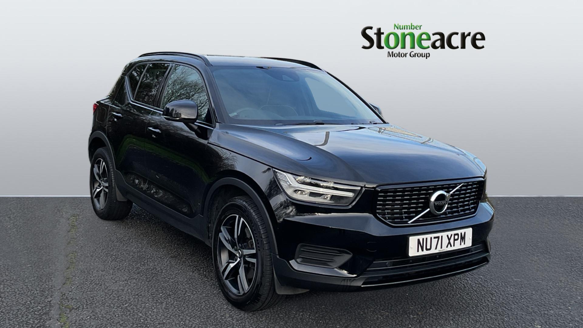 Volvo XC40 R-Design B4 (197 hp) Auto NU71XPM Image 1