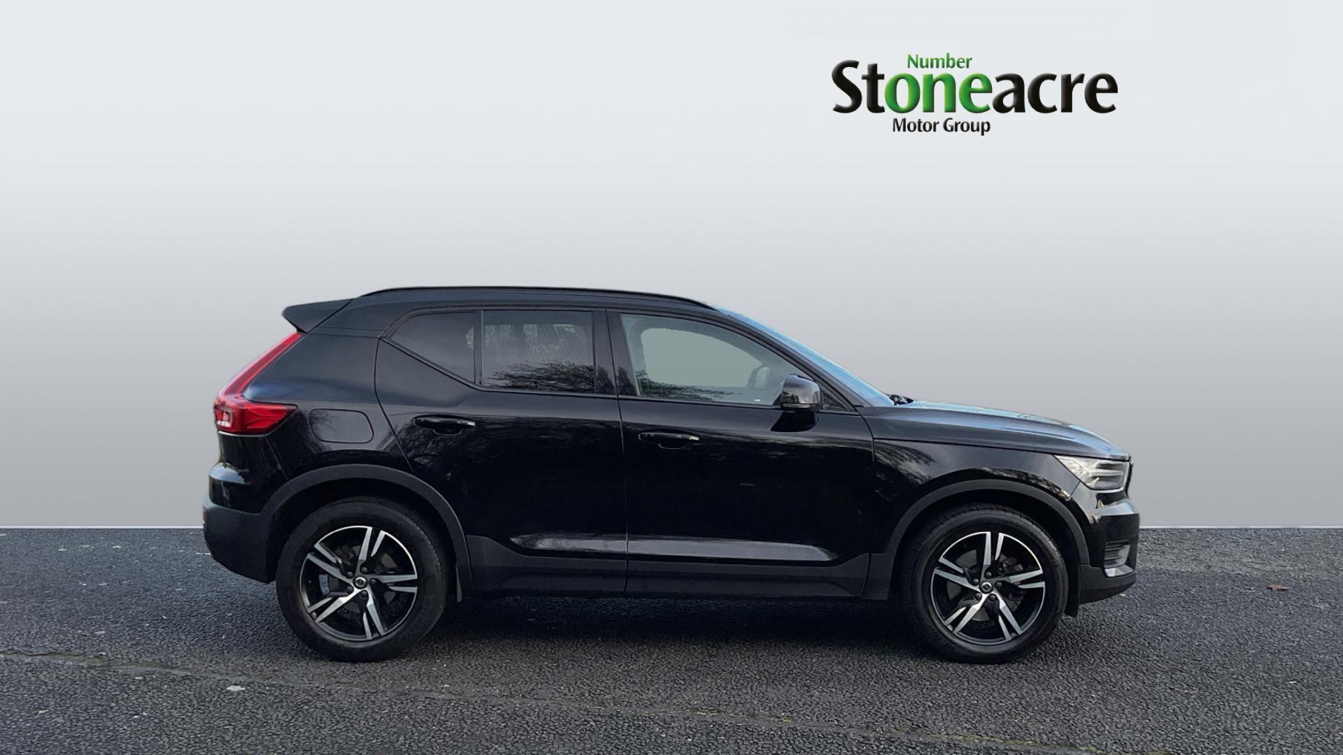 Volvo XC40 R-Design B4 (197 hp) Auto NU71XPM Image 3
