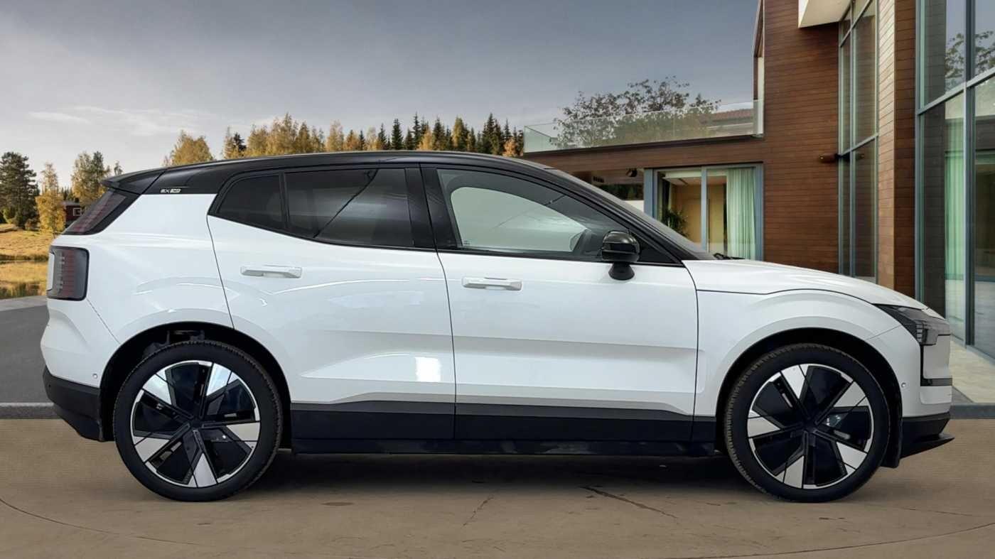 Volvo EX30 315kW Twin Motor Performance Ultra 69kWh 5dr Auto FE25HKB Image 2