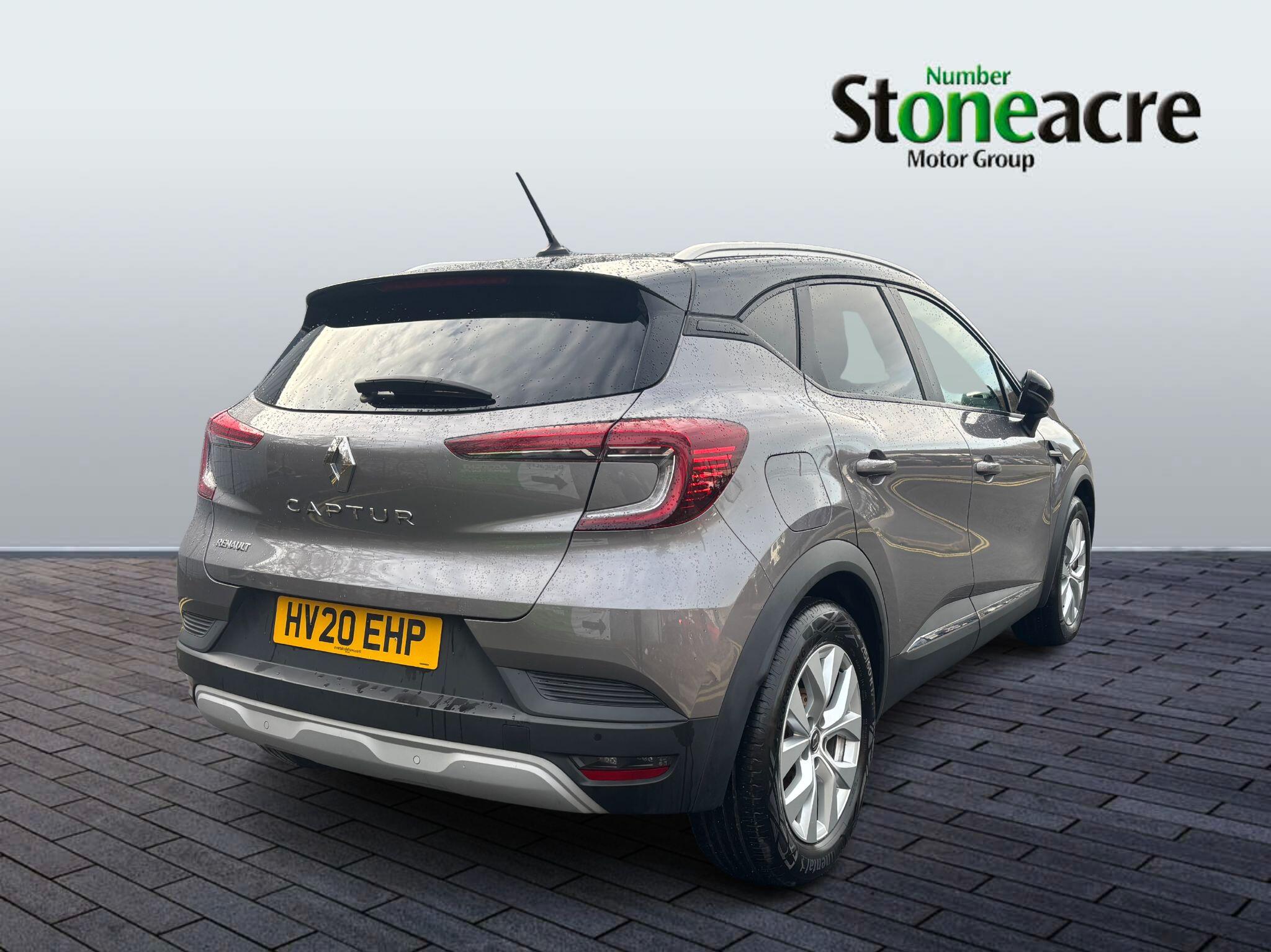 Renault Captur Iconic TCe 100 HV20EHP Image 3
