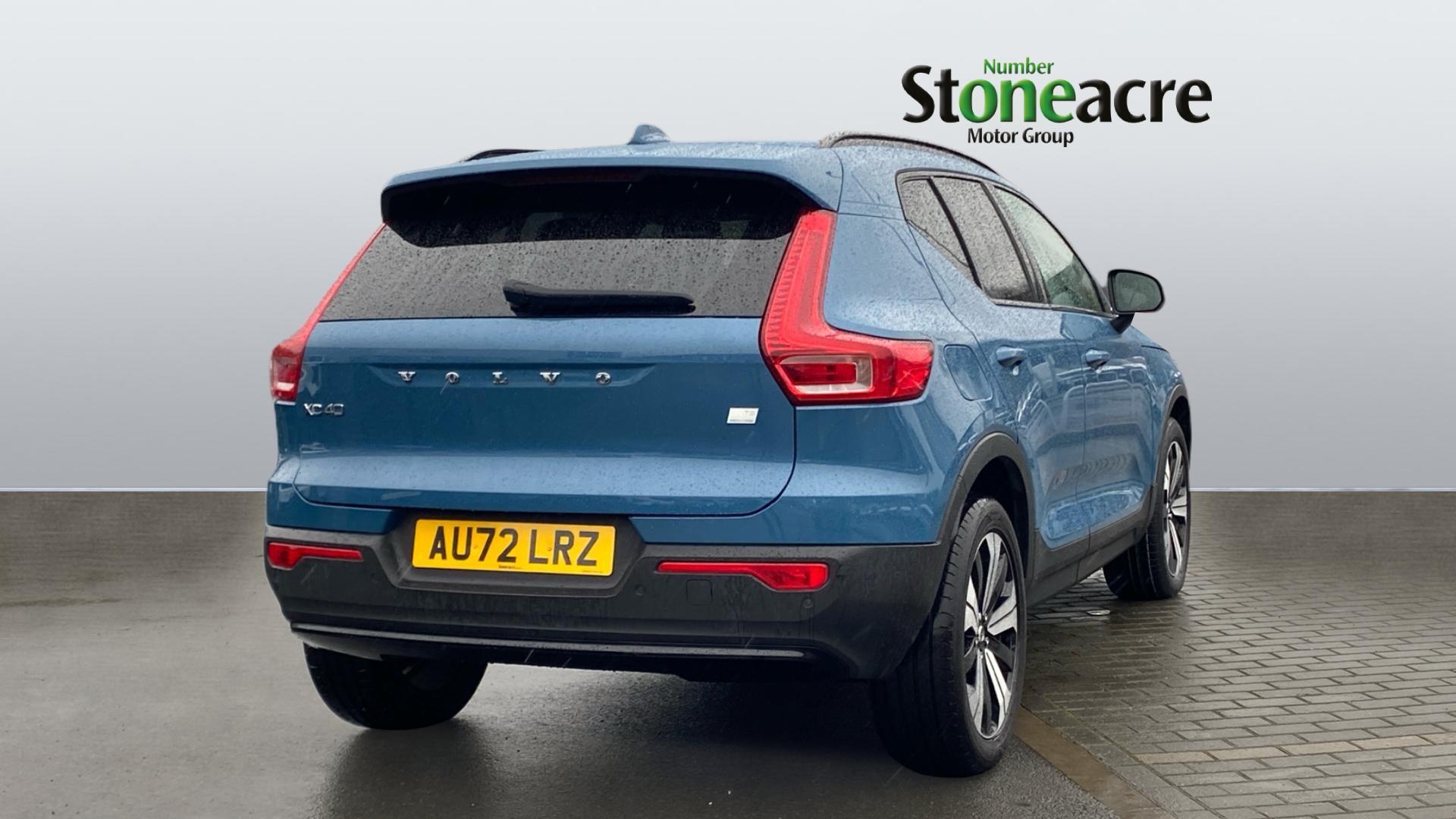 Volvo XC40 Recharge 1.5h T5 Recharge 10.7kWh Ultimate Dark SUV 5dr Petrol Plug-in Hybrid Auto Euro 6 (s/s) (262 ps) AU72LRZ Image 2