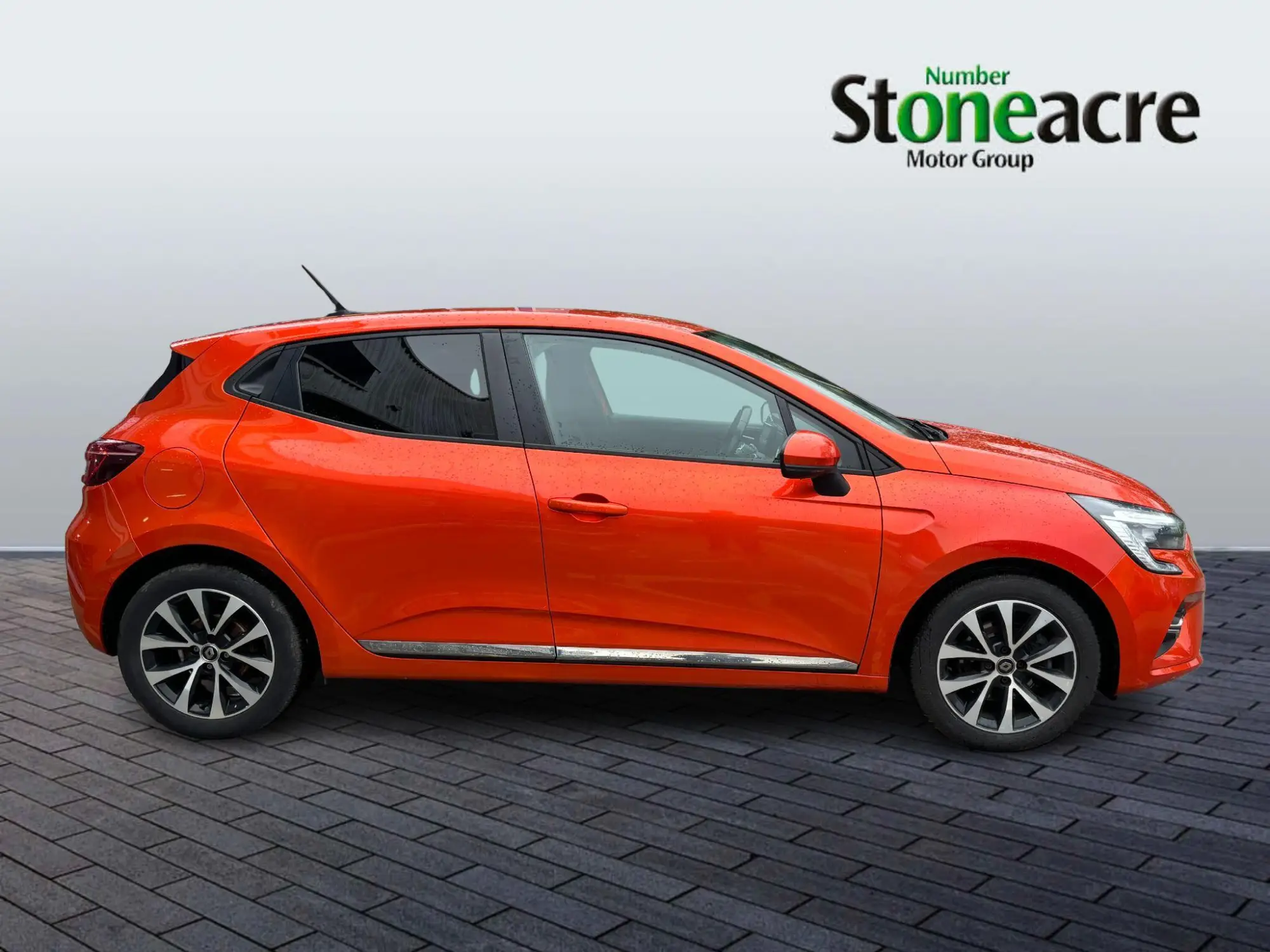 Renault Clio 1.0 TCe 100 Iconic 5dr Auto PK70SUA Image 2