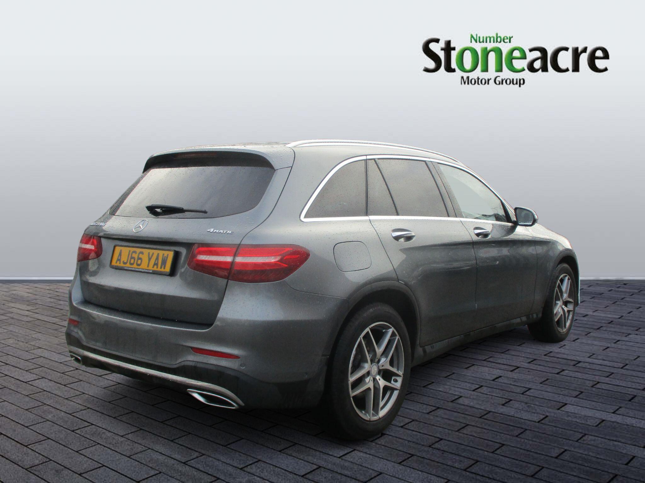 Mercedes-Benz GLC 2.1 GLC220d AMG Line (Premium) G-Tronic 4MATIC Euro 6 (s/s) 5dr AJ66YAW Image 3