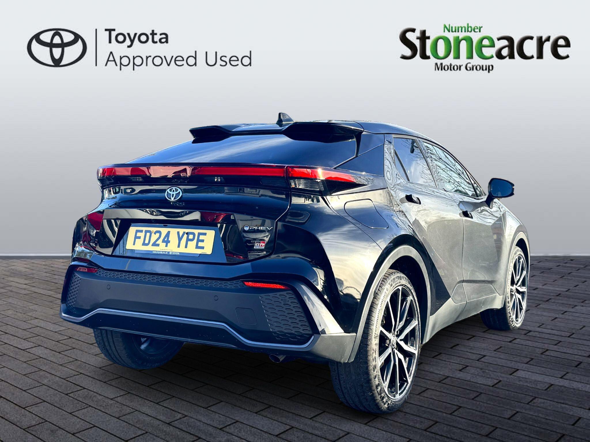 Toyota C-HR Plug-in Hybrid 2.0 VVT-h 13.6 kWh GR SPORT CVT Euro 6 (s/s) 5dr FD24YPE Image 3