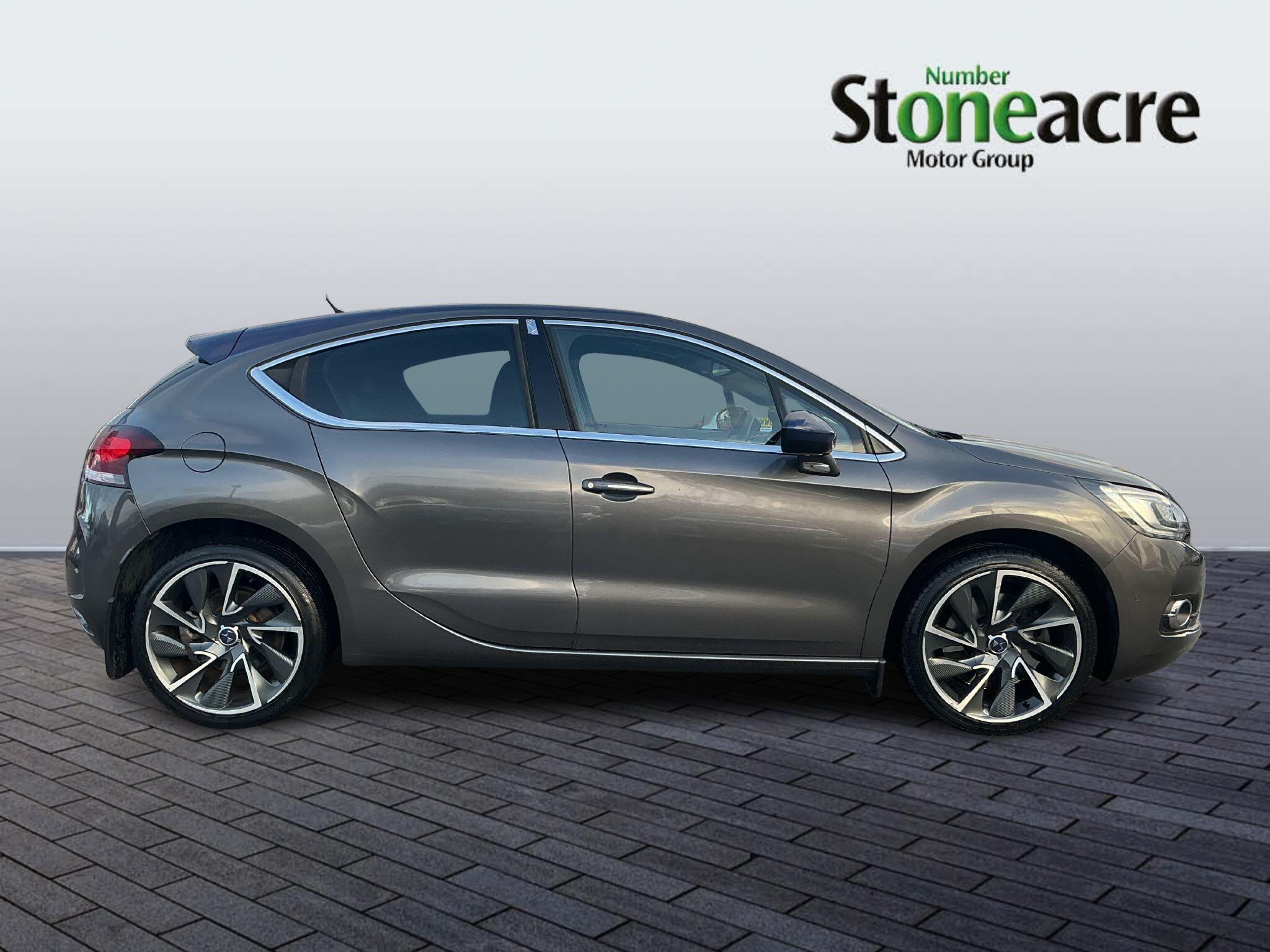 DS AUTOMOBILES DS 4 2.0 BlueHDi Prestige Euro 6 (s/s) 5dr KM65THN Image 2