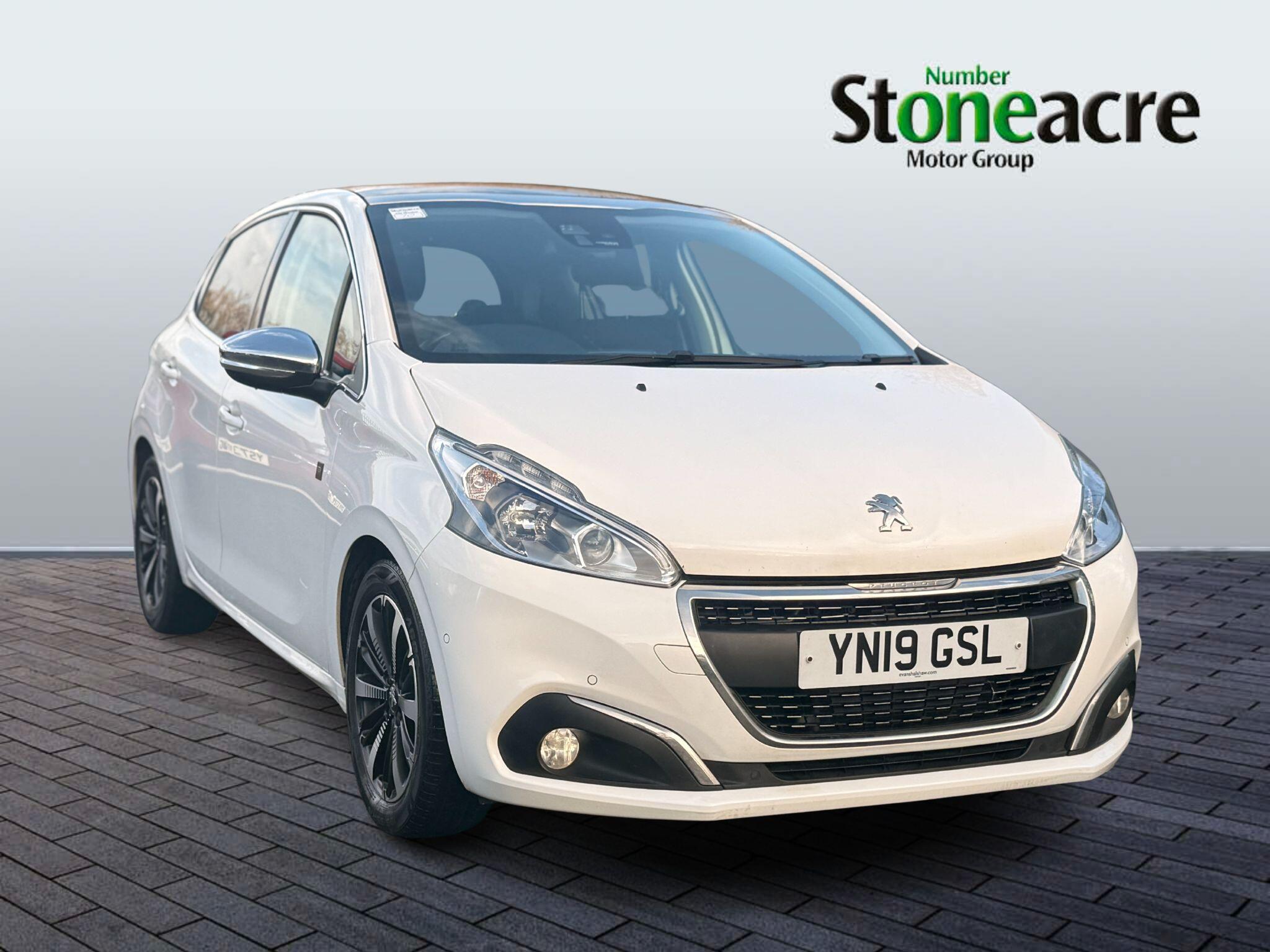 Peugeot 208 1.2 PureTech Tech Edition Hatchback 5dr Petrol Manual Euro 6 (s/s) (82 ps) YN19GSL Image 1