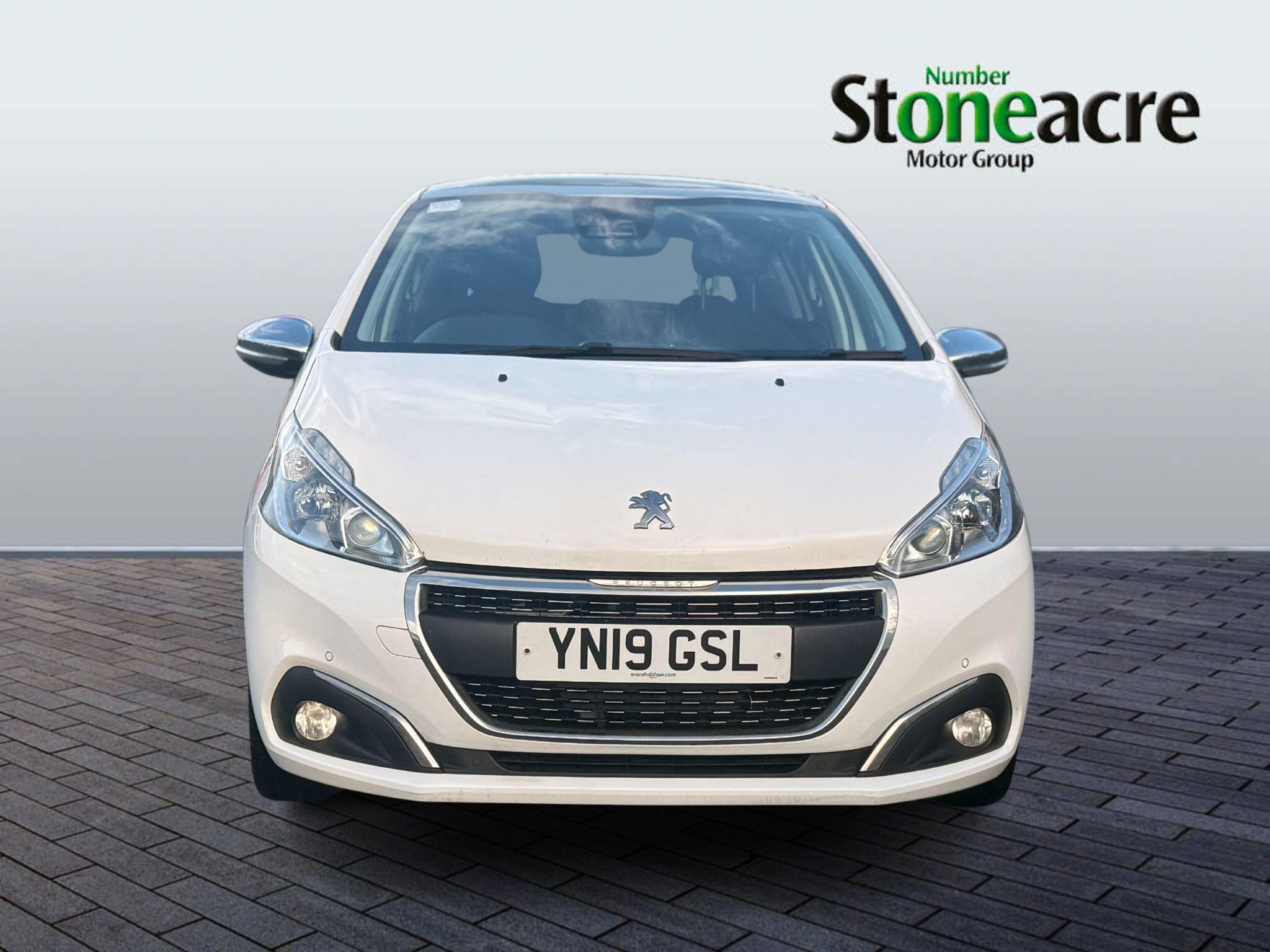 Peugeot 208 1.2 PureTech Tech Edition Hatchback 5dr Petrol Manual Euro 6 (s/s) (82 ps) YN19GSL Image 2