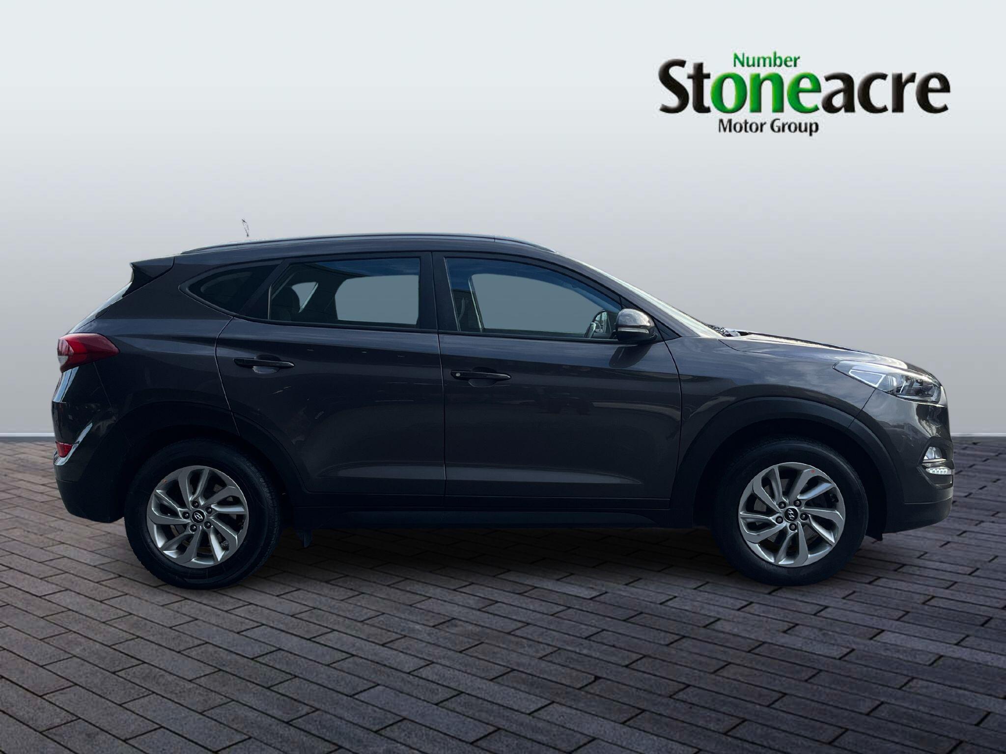 Hyundai TUCSON 1.7 CRDi Blue Drive SE Nav SUV 5dr Diesel Manual Euro 6 (s/s) (116 ps) SA66RZV Image 2