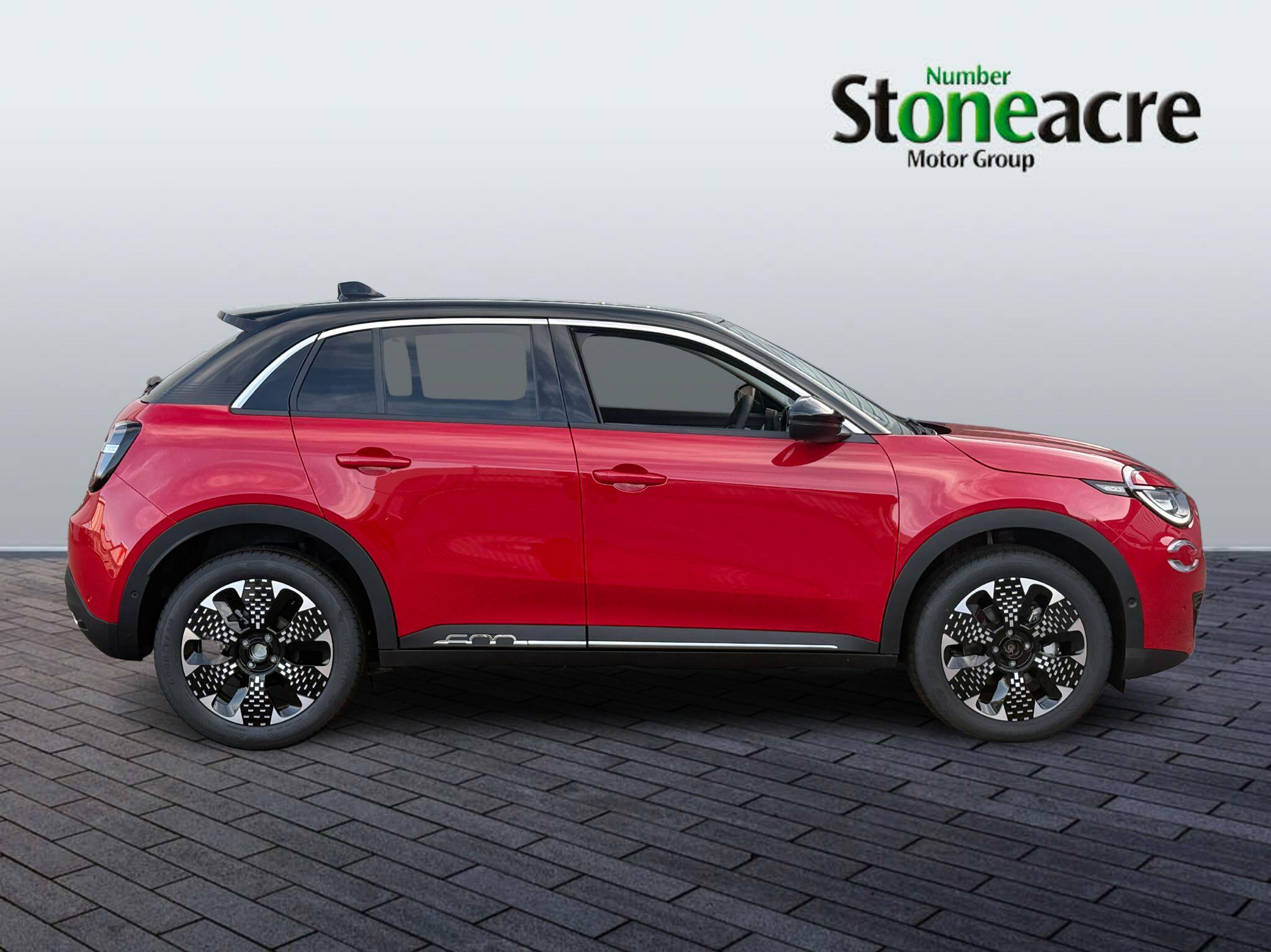 Fiat 600 1.2 MHEV La Prima e-DCT Euro 6 (s/s) 5dr FY75YNX Image 2