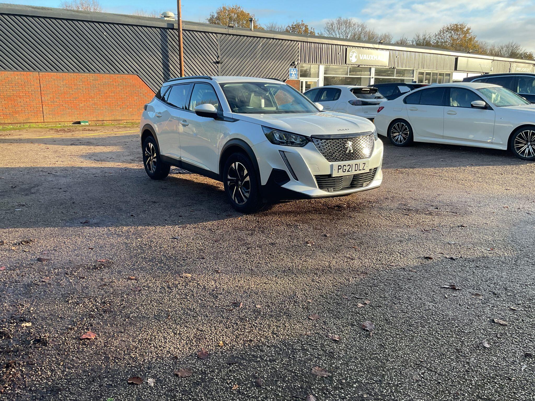 Peugeot 2008 1.2 PureTech Allure Euro 6 (s/s) 5dr LE60CEL Image 1