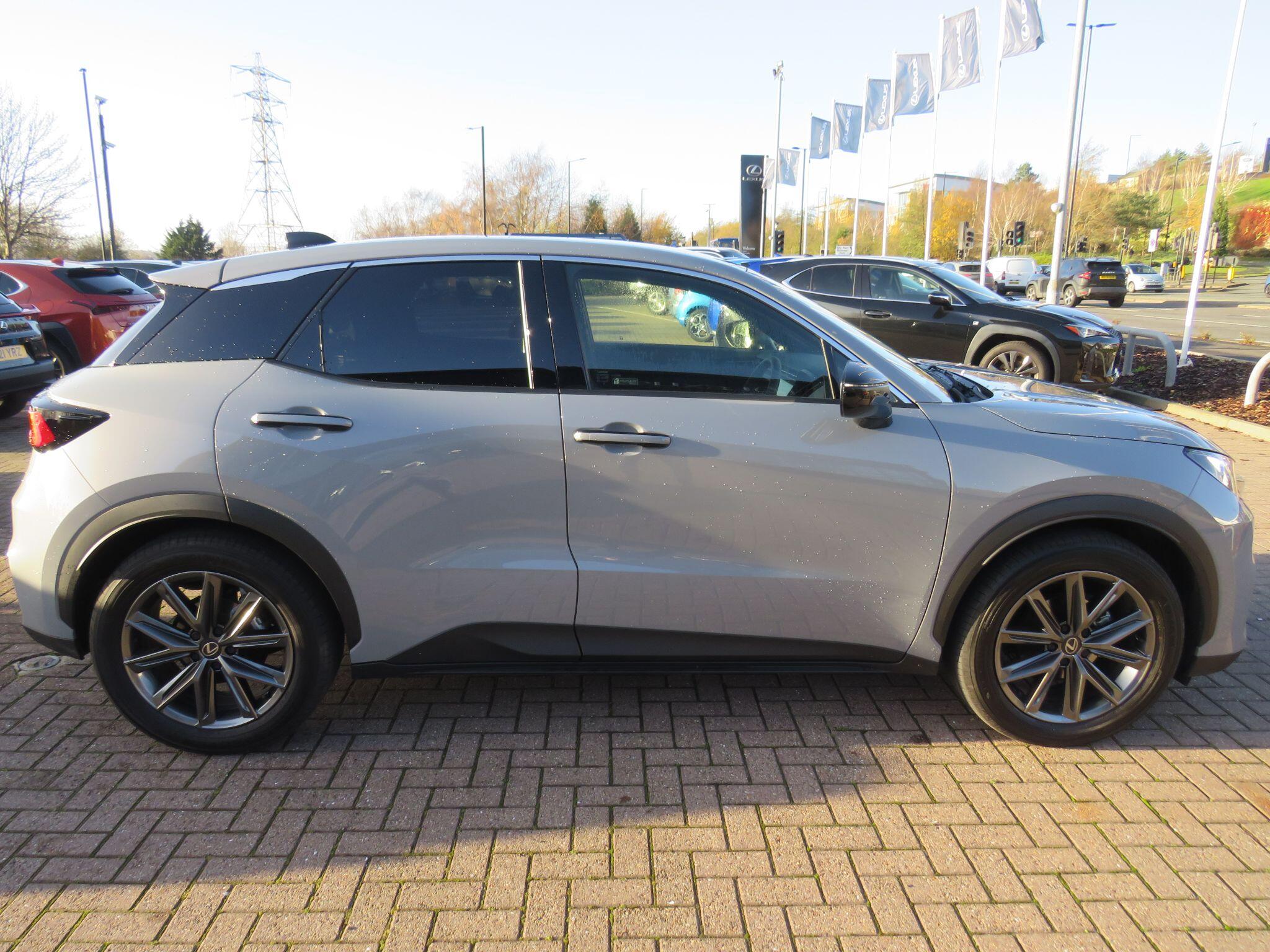 Lexus LBX 1.5 VVT-iE Premium Plus E-CVT Euro 6 (s/s) 5dr NL75PJY Image 2