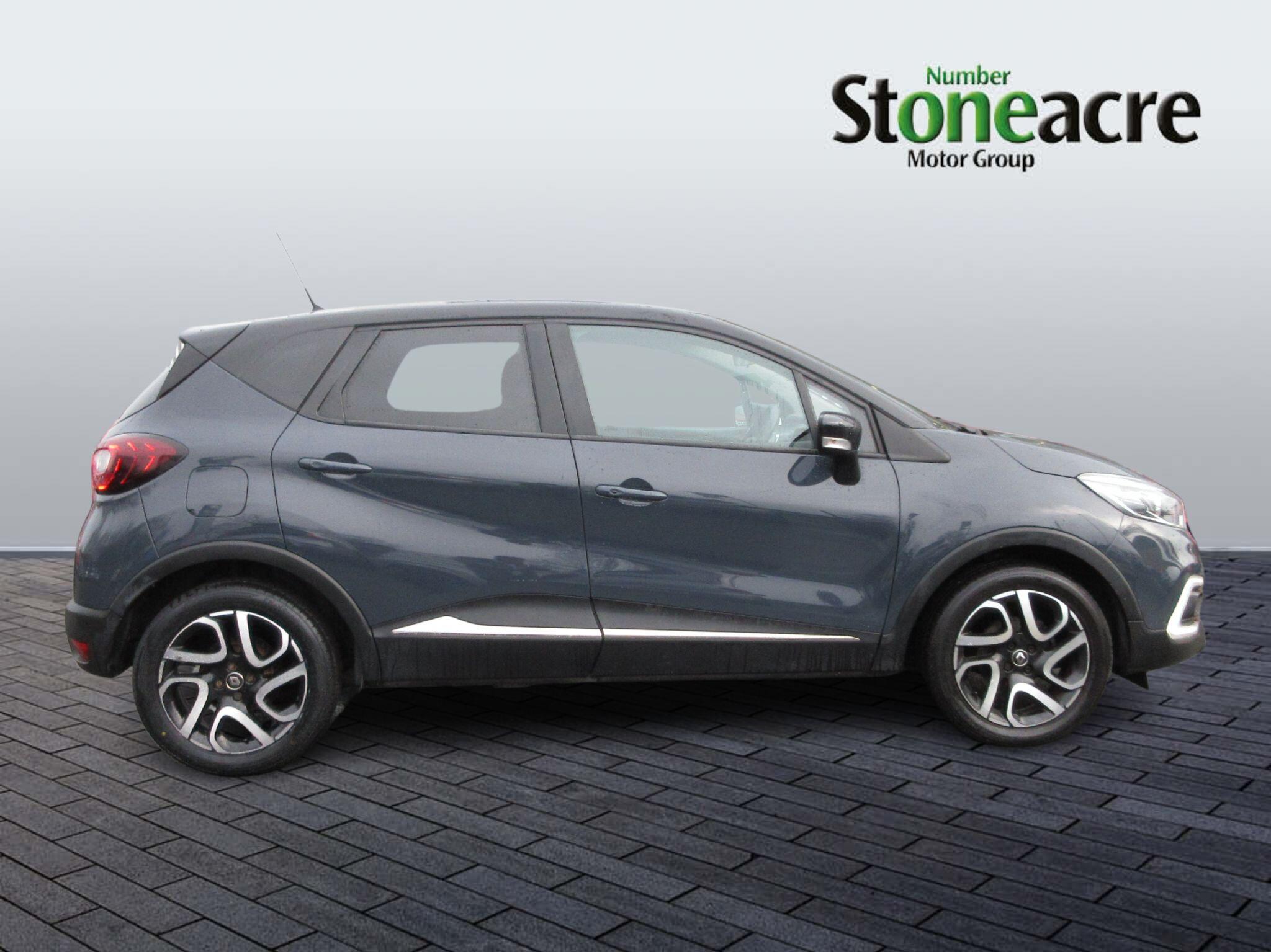 Renault Captur 0.9 TCE 90 Iconic 5dr HN69HHT Image 2