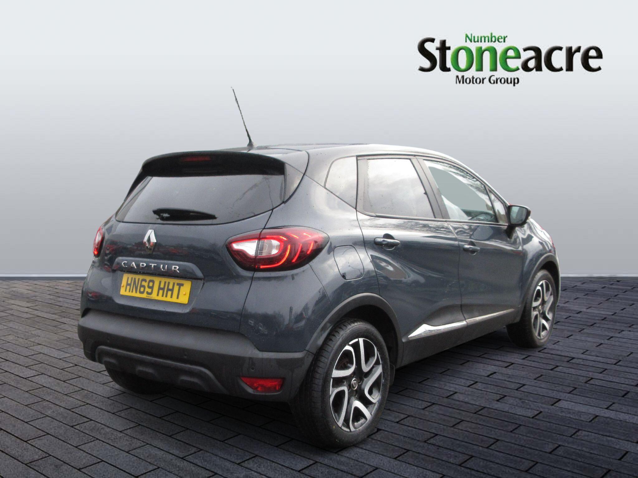 Renault Captur 0.9 TCE 90 Iconic 5dr HN69HHT Image 3