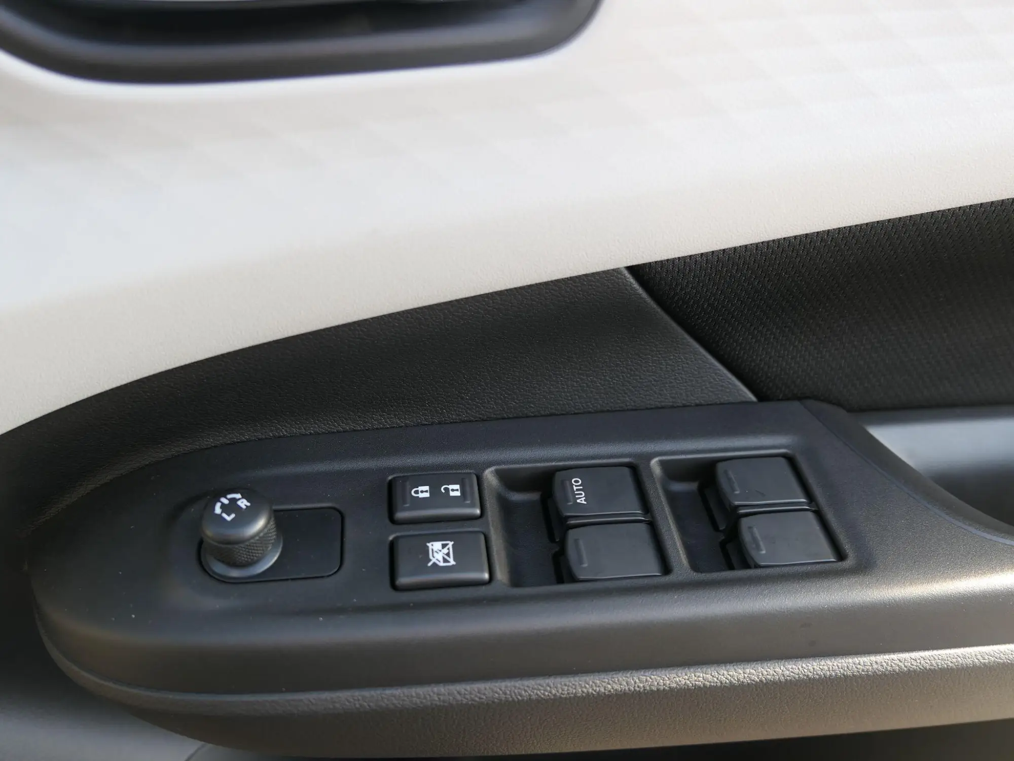 Suzuki Swift Image 12