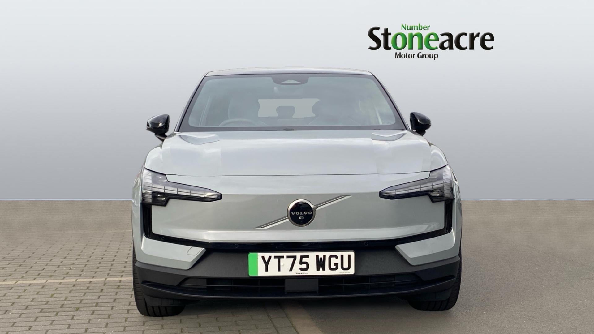 Volvo EX30 Single Motor Extended Range 69kWh Ultra Auto 5dr YT75WGU Image 2