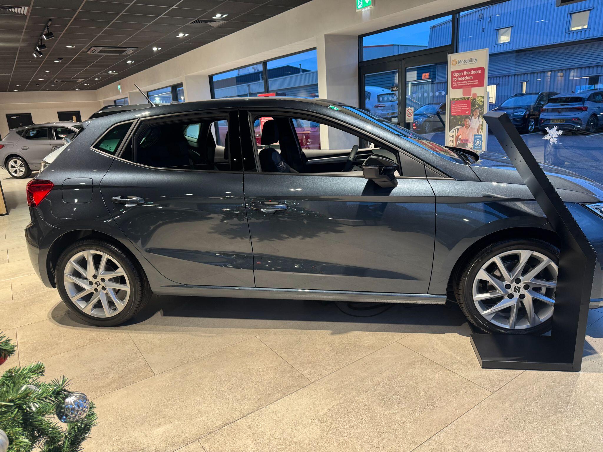 SEAT Ibiza 1.0 TSI FR DSG Euro 6 (s/s) 5dr AF75WZK Image 2