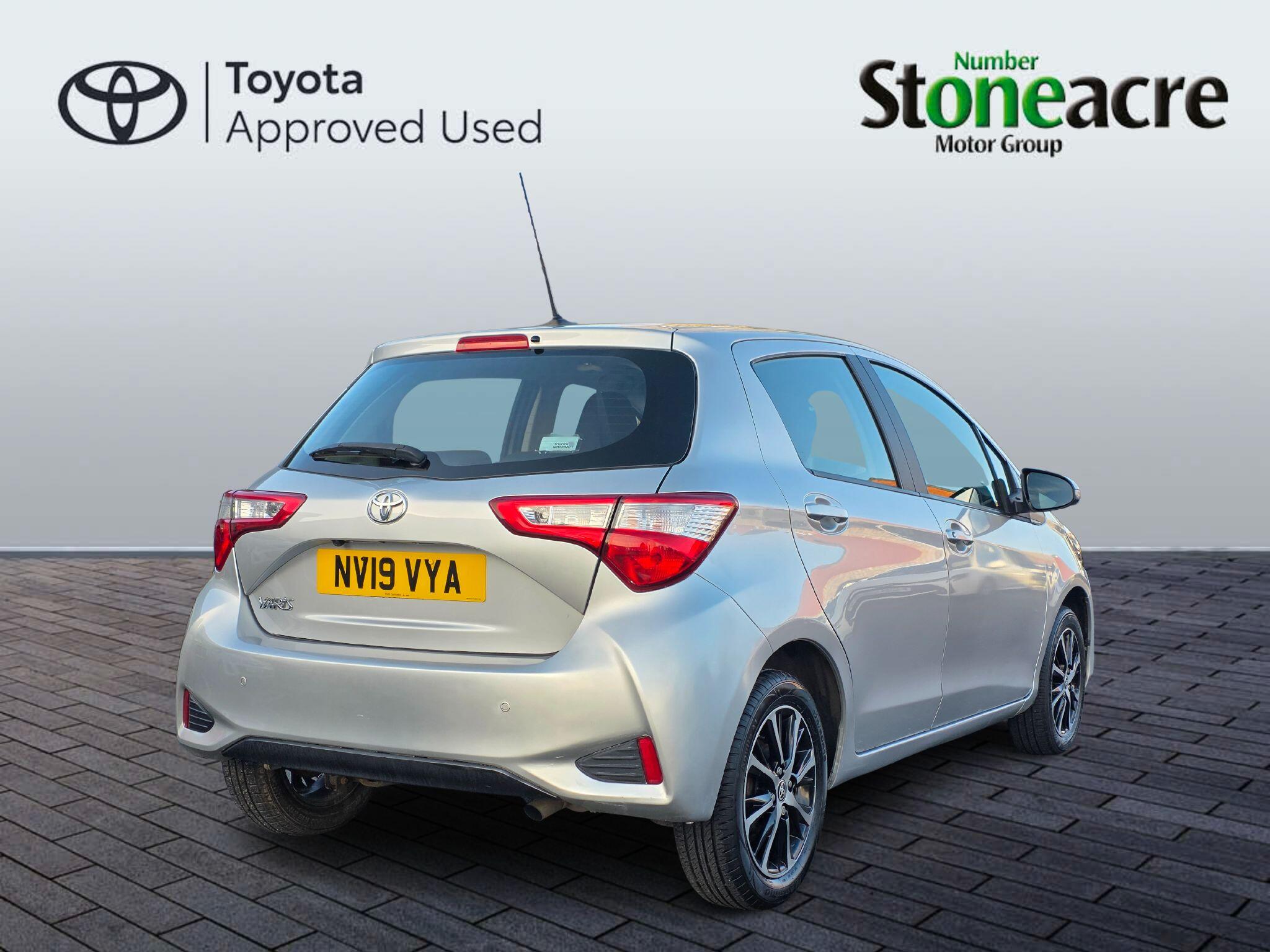 Toyota Yaris 1.5 VVT-i Icon Tech Euro 6 5dr NV19VYA Image 2