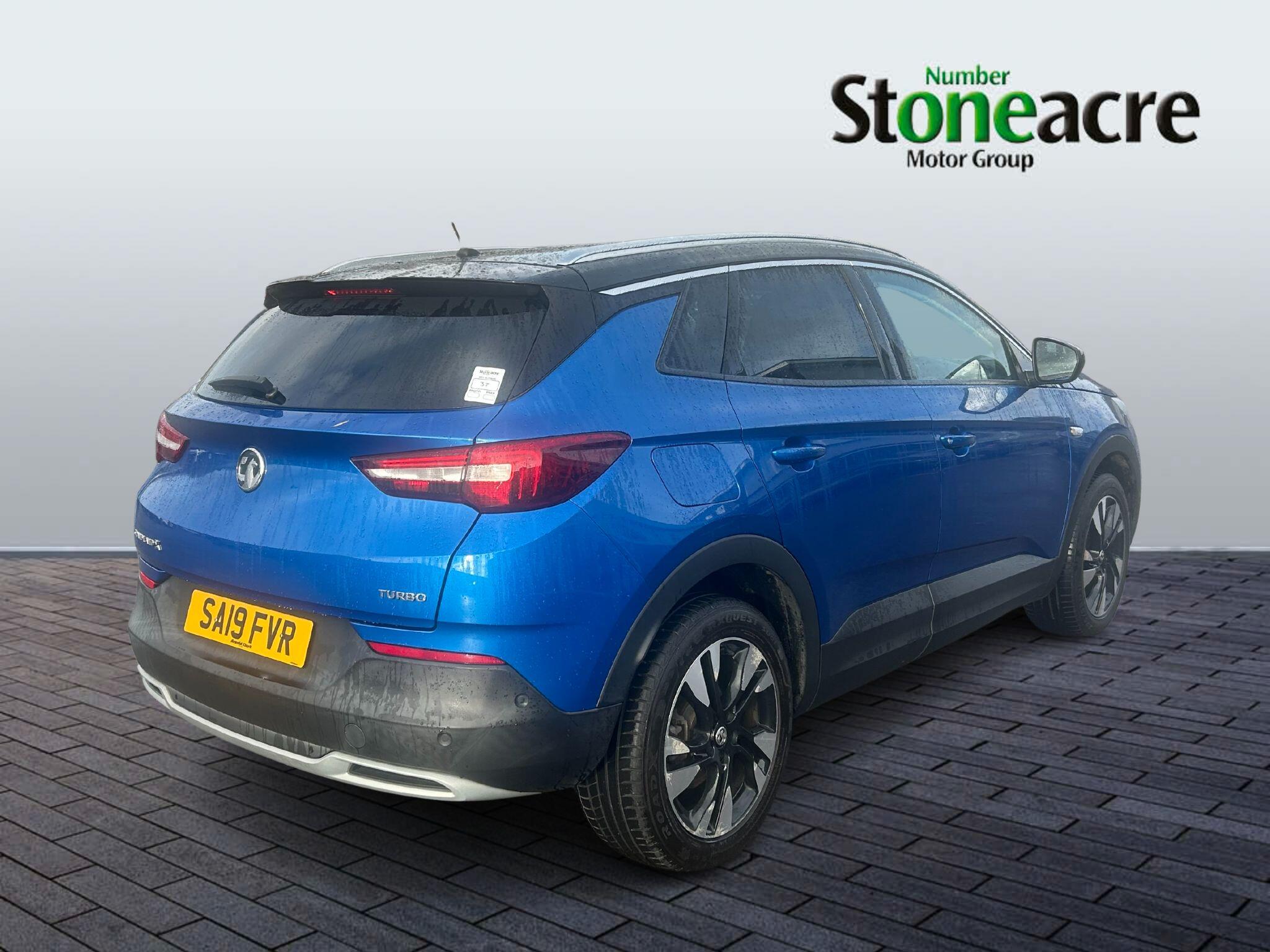 Vauxhall Grandland X 1.2 Turbo Design Line Euro 6 (s/s) 5dr SA19FVR Image 3