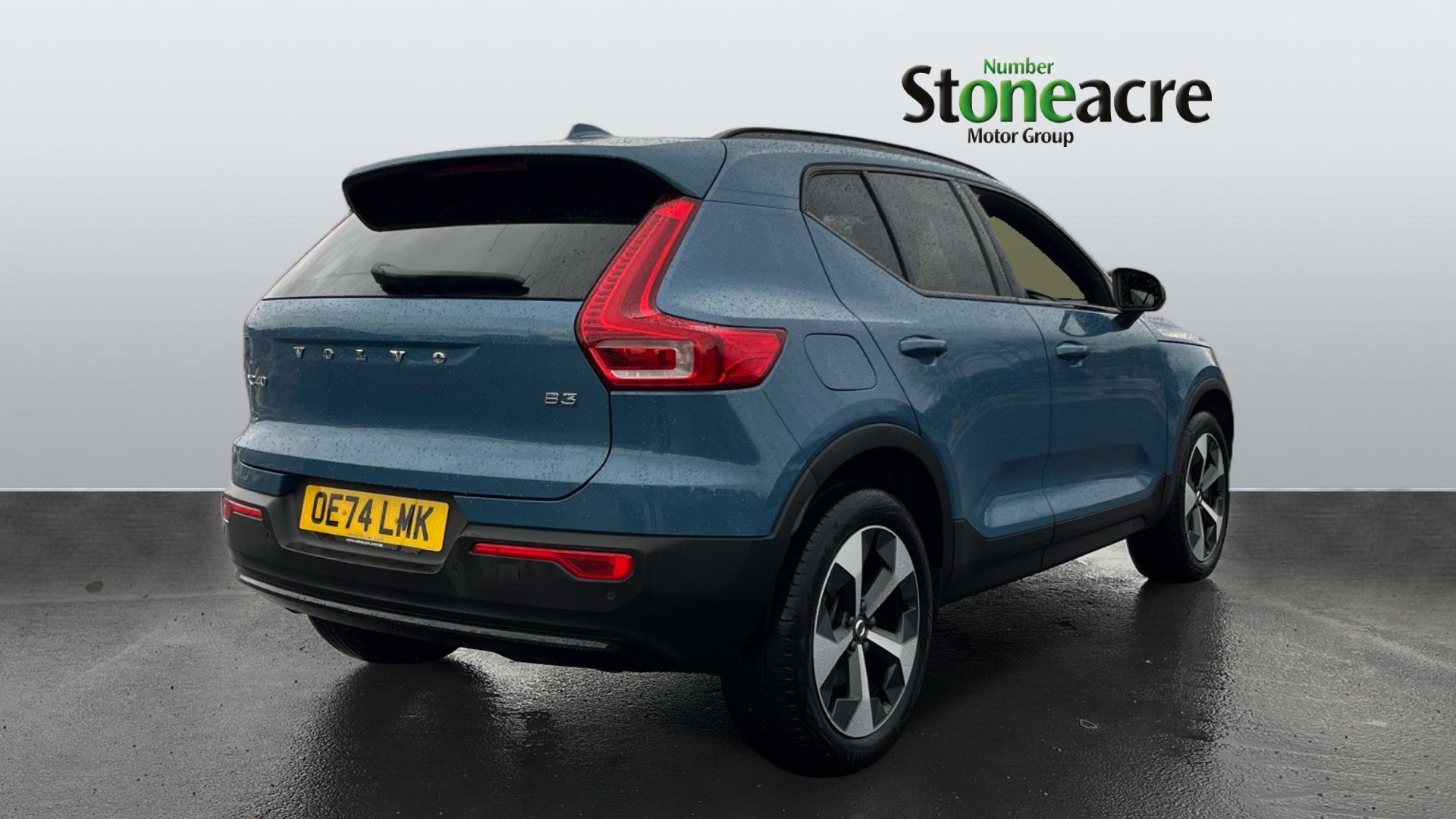 Volvo XC40 2.0 B3P Plus Dark 5dr Auto OE74LMK Image 2