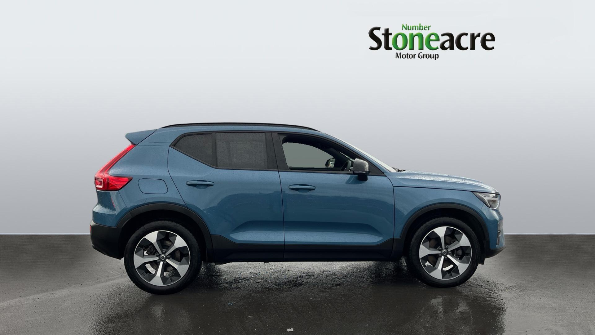 Volvo XC40 2.0 B3P Plus Dark 5dr Auto OE74LMK Image 3