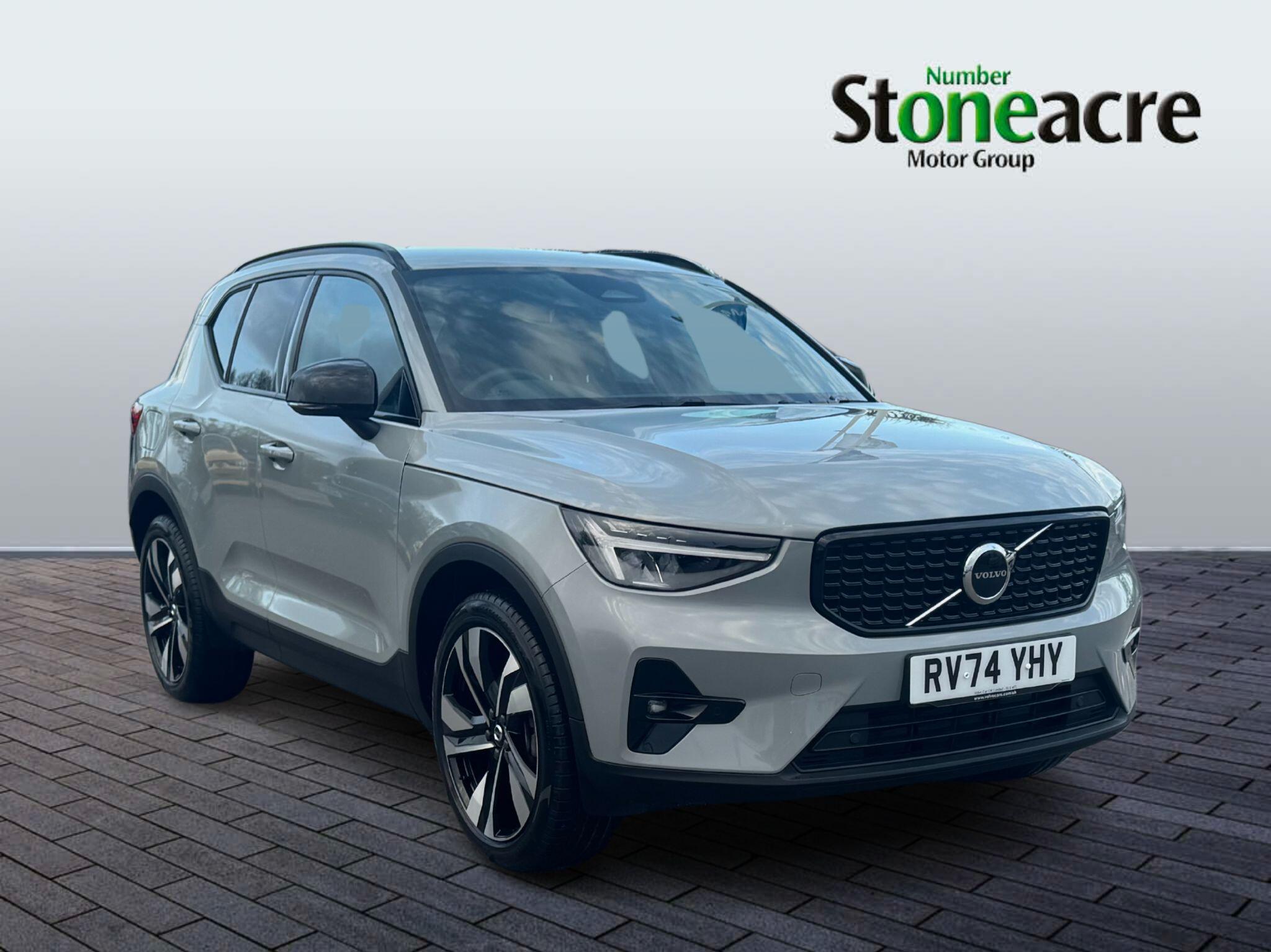 Volvo XC40 2.0 B4P Plus Dark 5dr Auto RV74YHY Image 1
