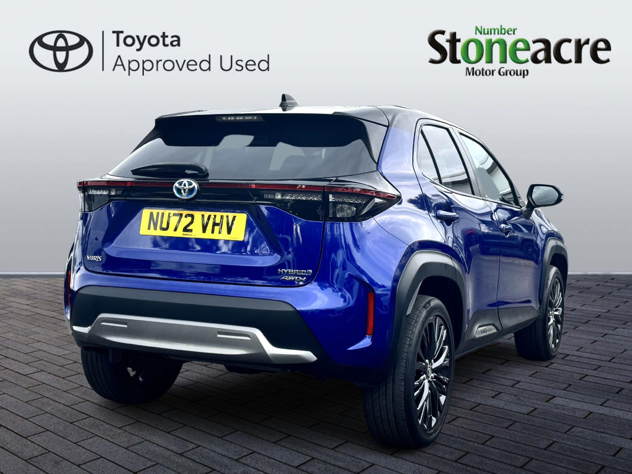 Toyota Yaris Cross 1.5 VVT-h Dynamic SUV 5dr Petrol Hybrid E-CVT AWD Euro 6 (s/s) (116 ps) NU72VHV Image 3