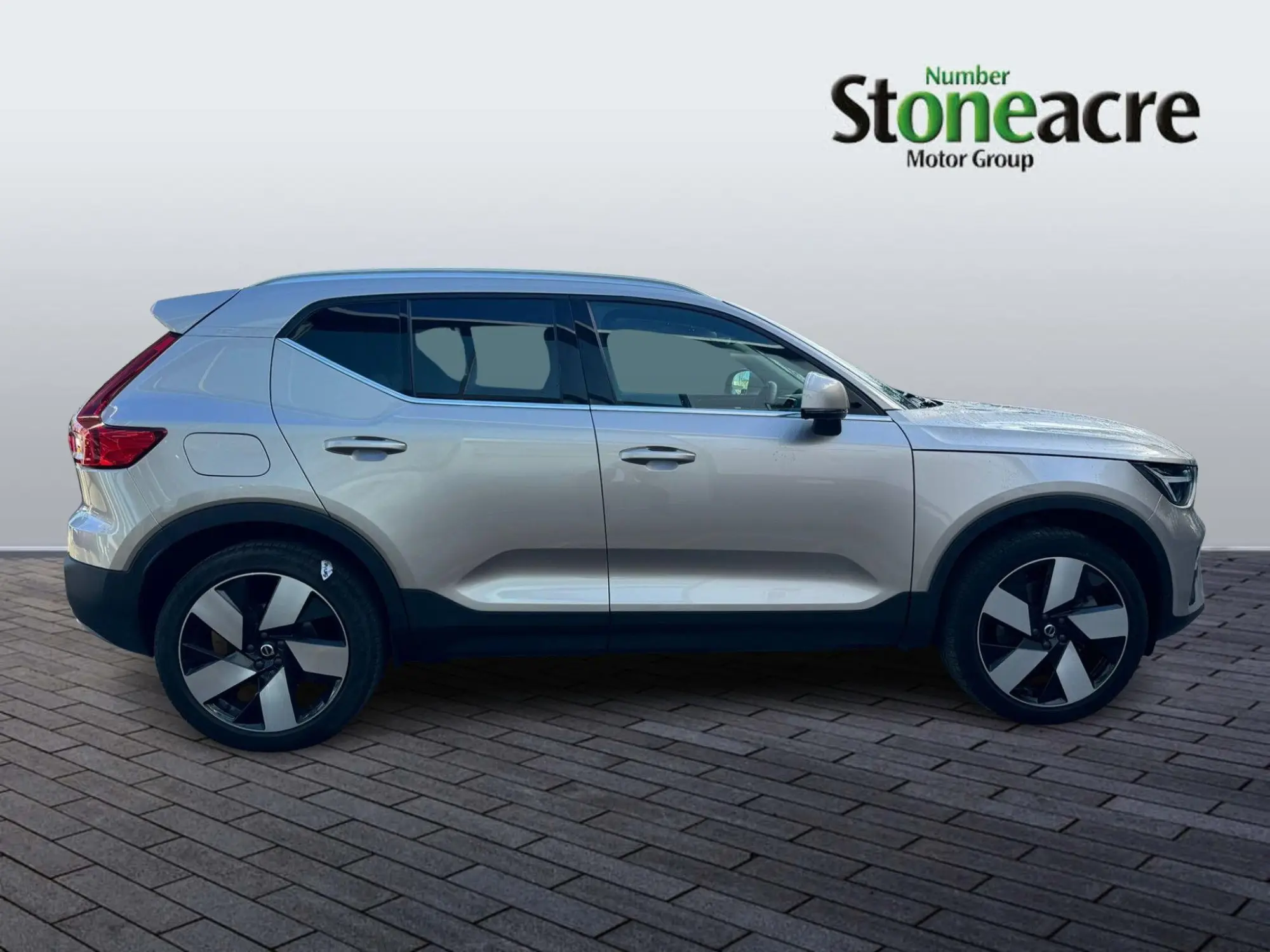 Volvo XC40 1.5h T5 Recharge 10.7kWh Ultimate Bright Auto Euro 6 (s/s) 5dr KT23HXC Image 2