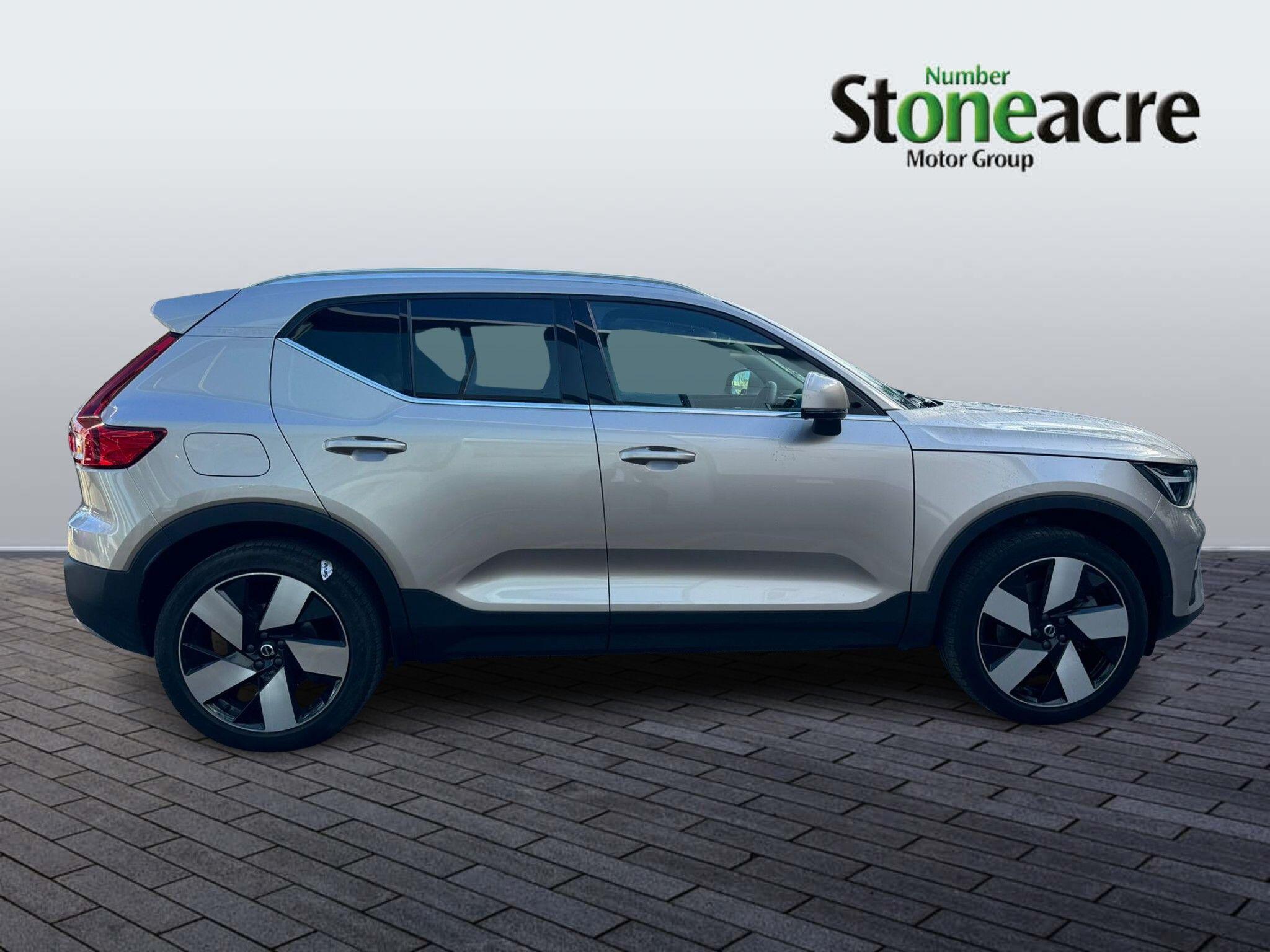Volvo XC40 Image 2