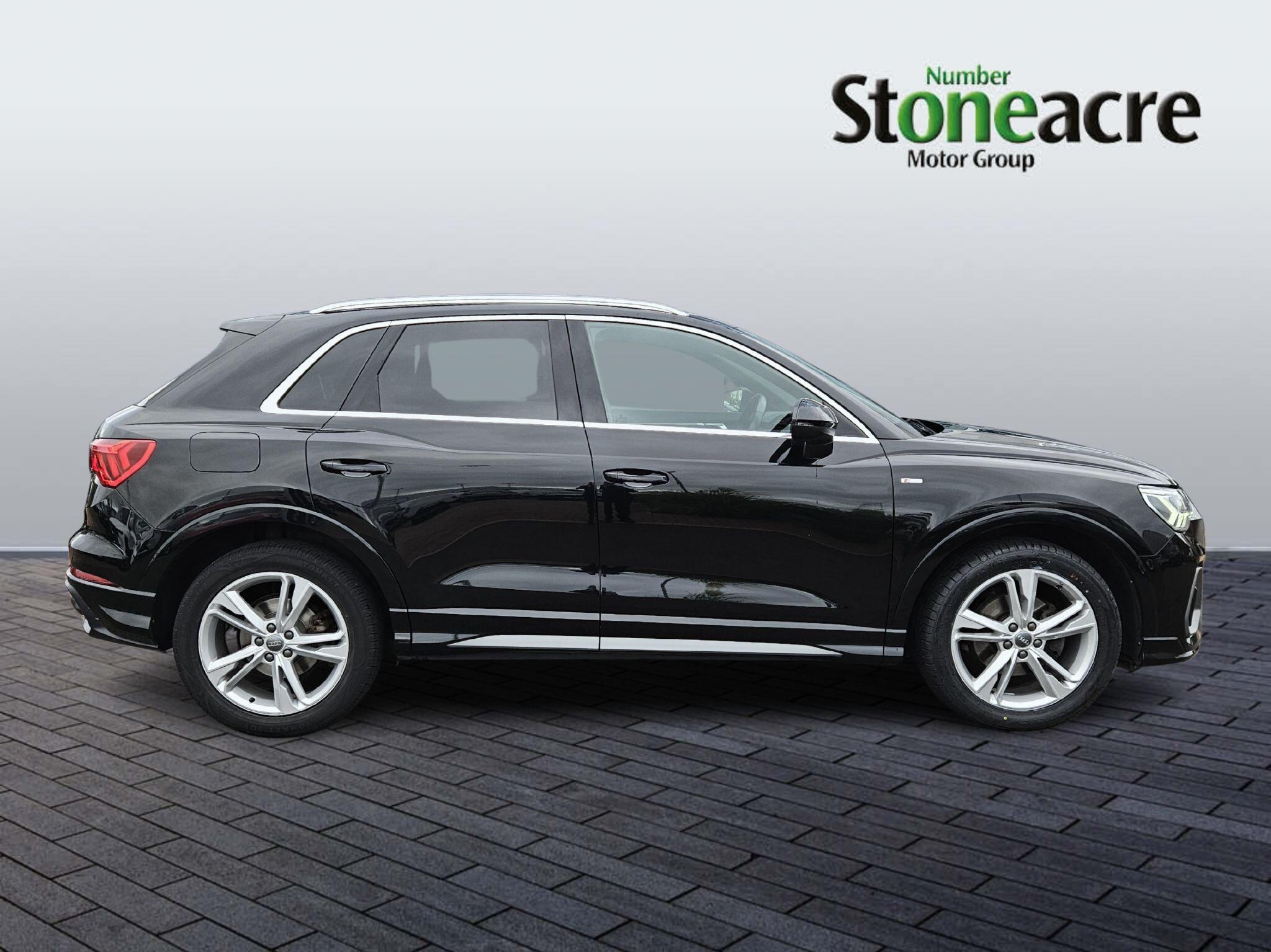 Audi Q3 1.5 TFSI CoD 35 S line S Tronic Euro 6 (s/s) 5dr ND20VPR Image 2