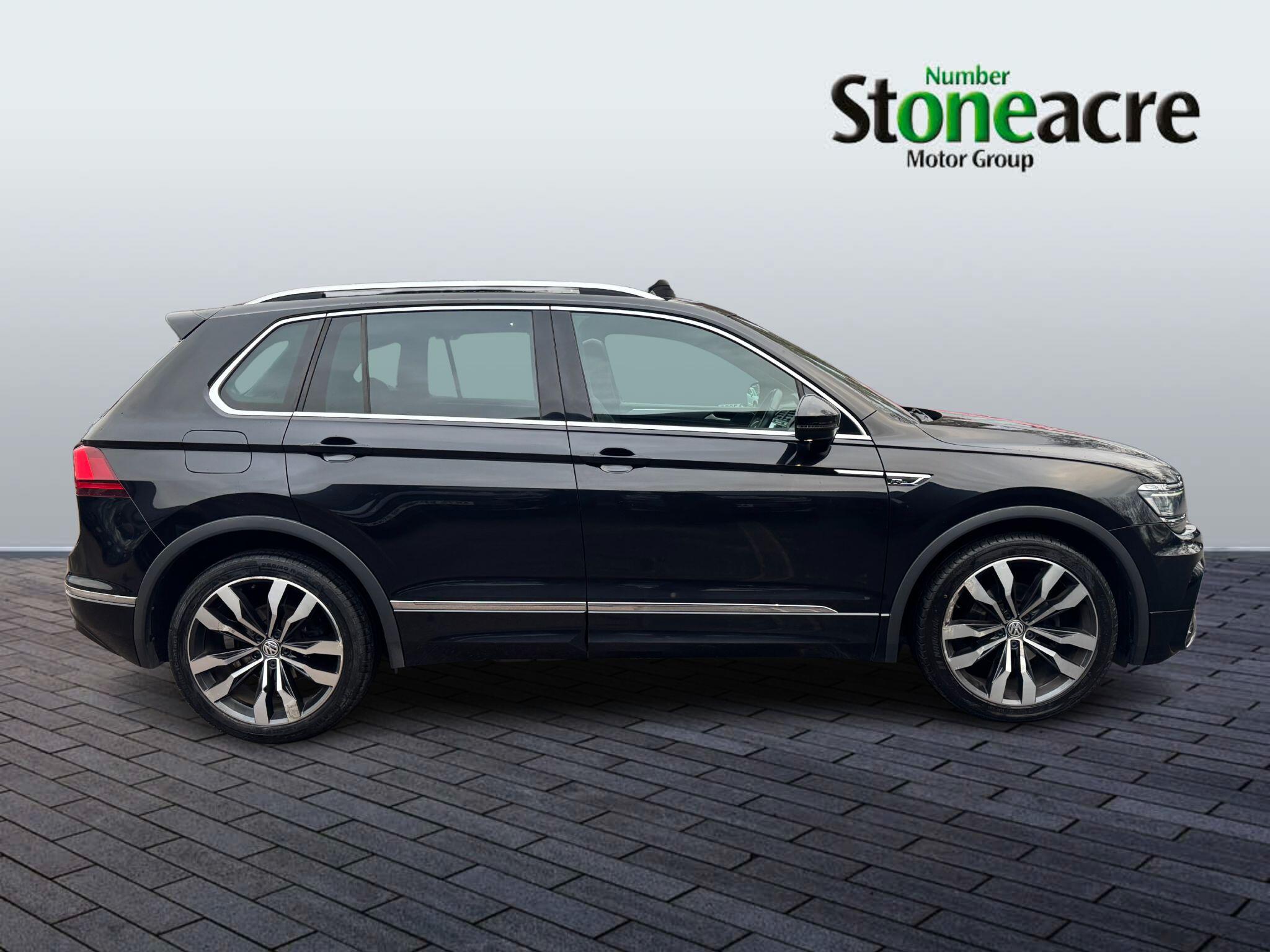 Volkswagen Tiguan 2.0 TDI R-Line DSG Euro 6 (s/s) 5dr DA18SWO Image 2