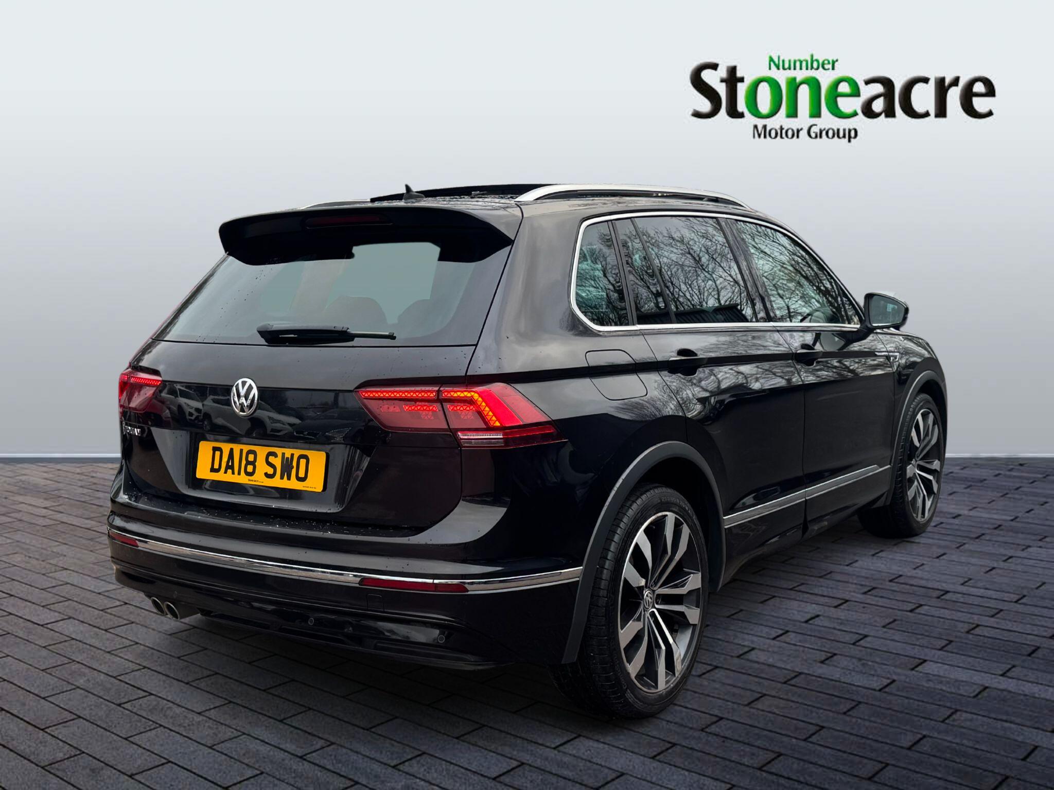 Volkswagen Tiguan 2.0 TDI R-Line DSG Euro 6 (s/s) 5dr DA18SWO Image 3