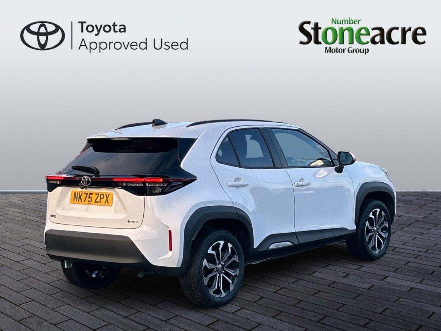 Toyota Yaris Cross 1.5 Hybrid Design 5dr CVT NK75ZPX Image 3