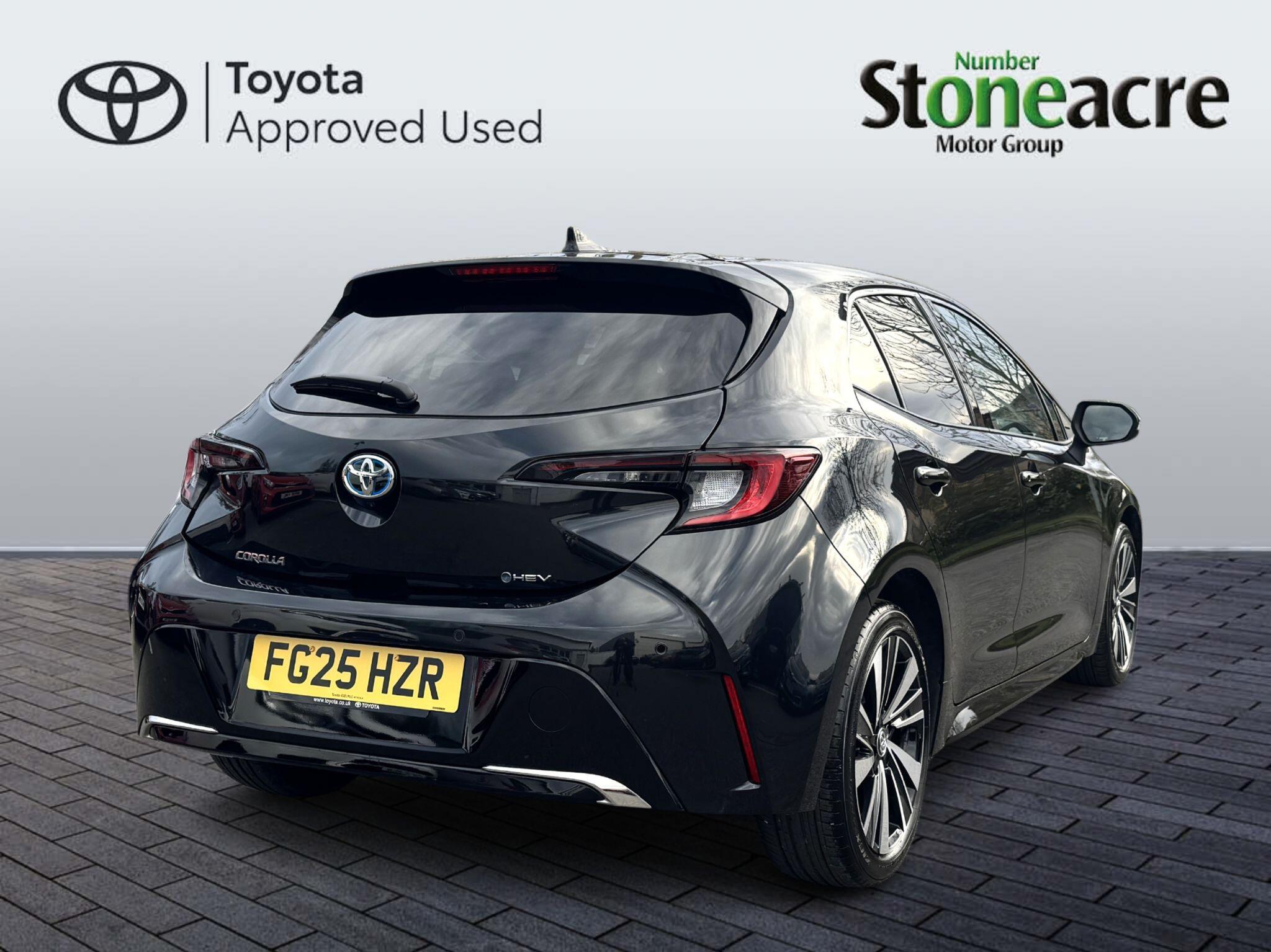 Toyota Corolla Hatchback 1.8 VVT-i Hybrid Design 5dr CVT FG25HZR Image 3