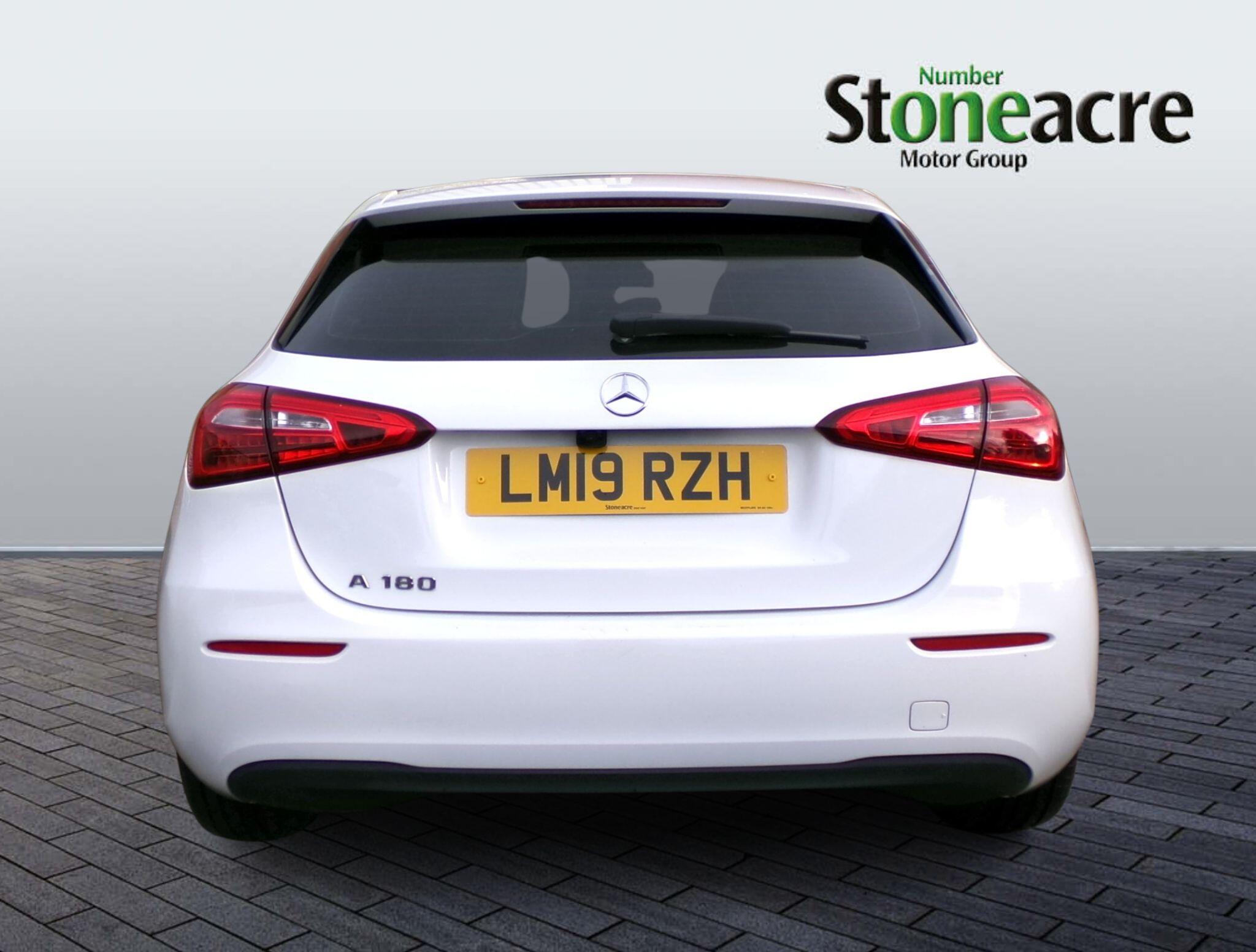 Mercedes-Benz A-Class 1.3 A180 SE Euro 6 (s/s) 5dr LM19RZH Image 3