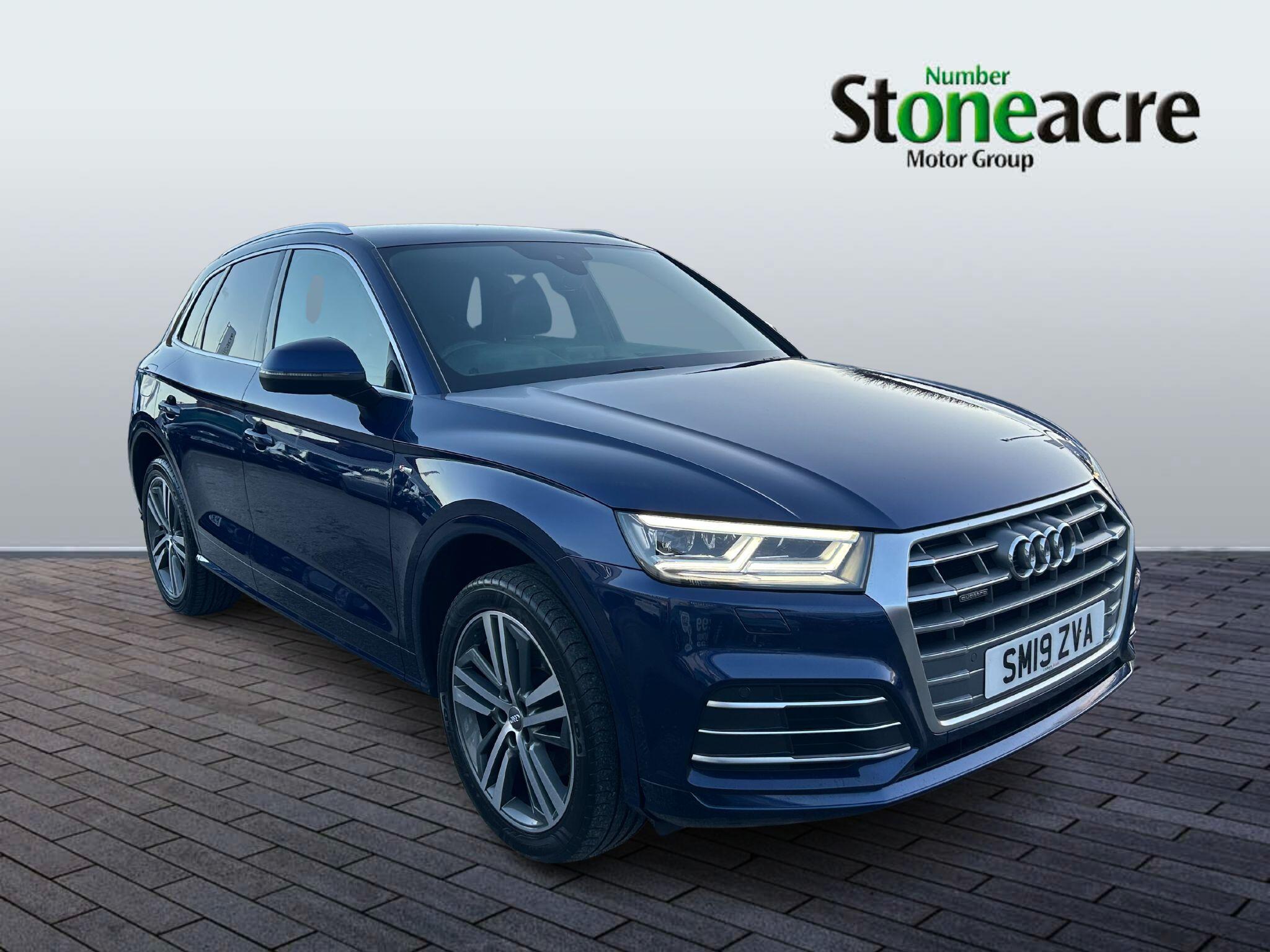Audi Q5 2.0 TDI 40 S line S Tronic quattro Euro 6 (s/s) 5dr SM19ZVA Image 1