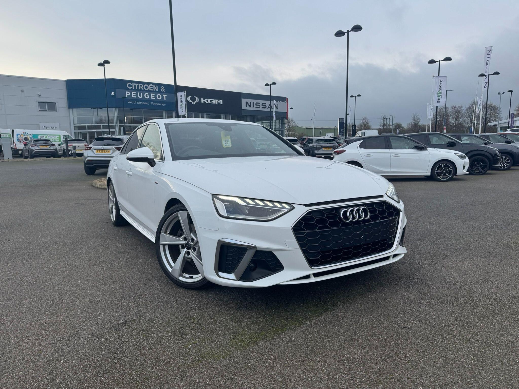 Audi A4 Saloon 2.0 TDI 35 S line S Tronic Euro 6 (s/s) 4dr CA70UHP Image 1