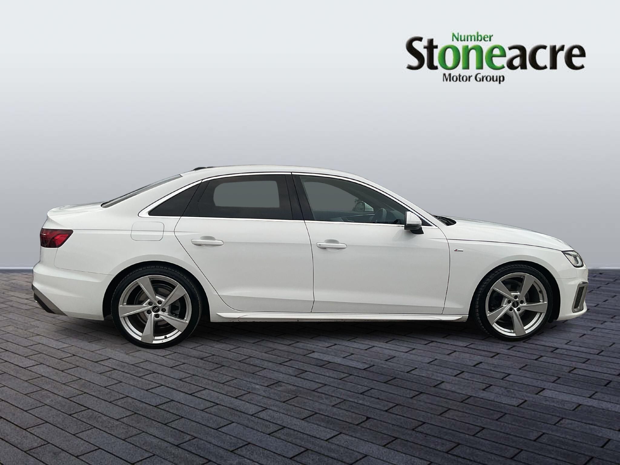 Audi A4 Saloon 2.0 TDI 35 S line S Tronic Euro 6 (s/s) 4dr YD21HXT Image 2