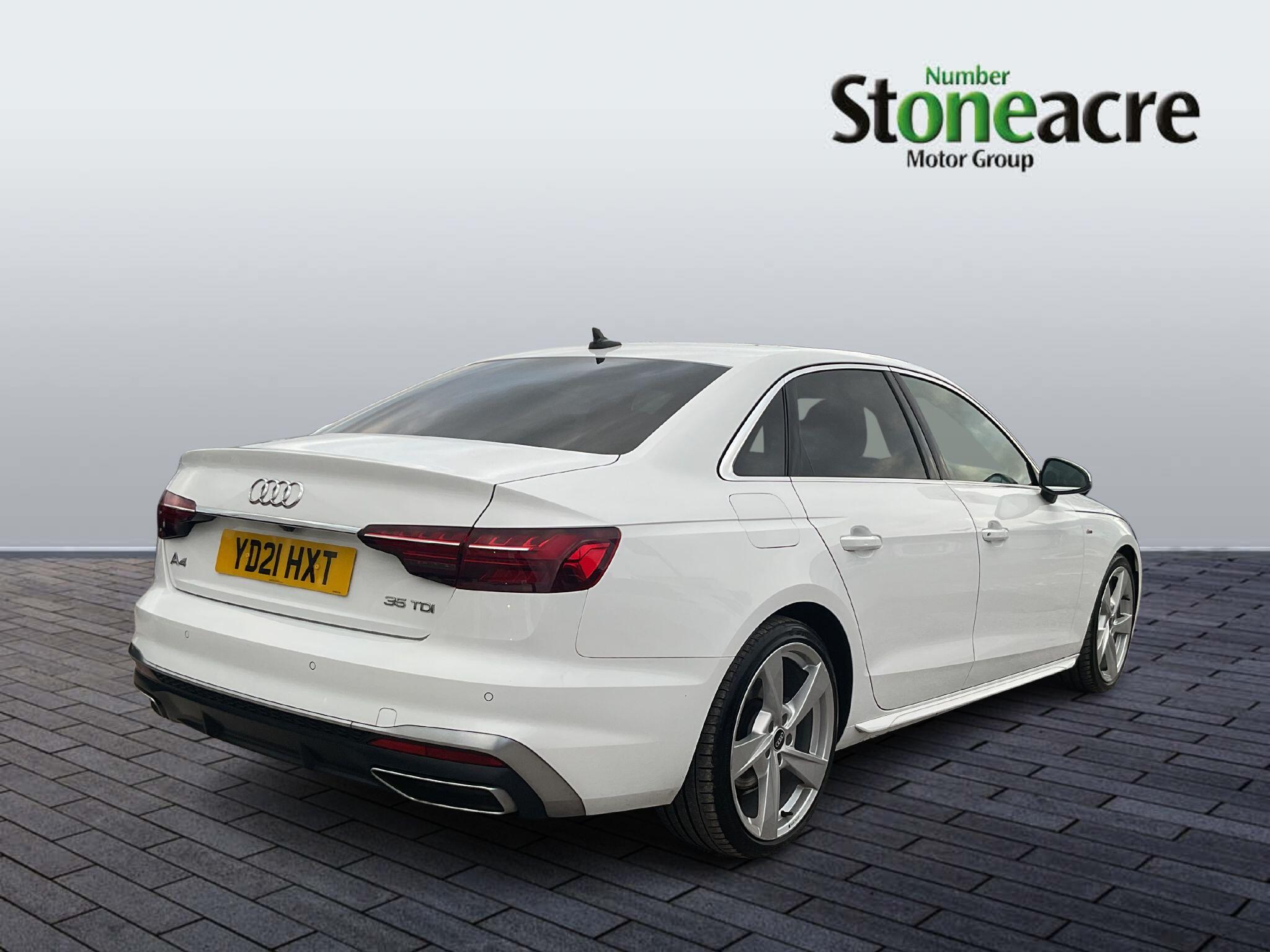 Audi A4 Saloon 2.0 TDI 35 S line S Tronic Euro 6 (s/s) 4dr YD21HXT Image 3