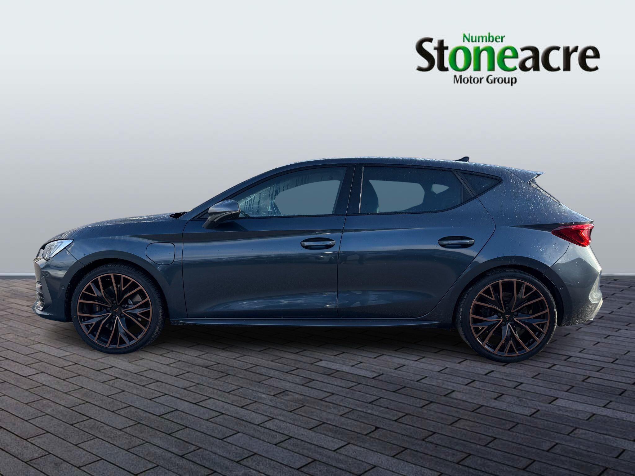 CUPRA Leon 1.4 eHybrid 12.8kWh VZ2 Design Edition DSG Euro 6 (s/s) 5dr KO24YBM Image 3