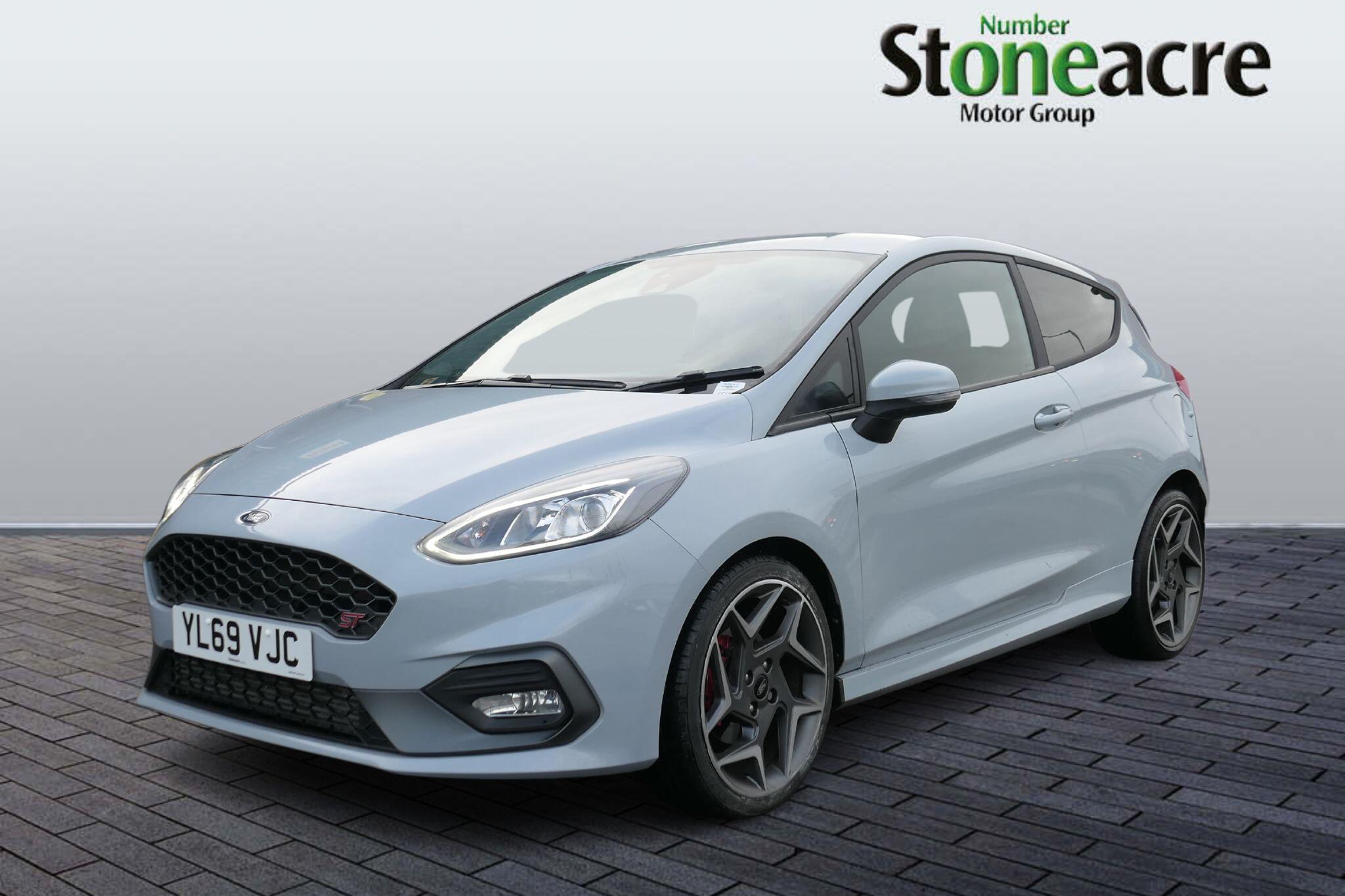 Ford Fiesta ST 1.5T EcoBoost ST-2 Euro 6 (s/s) 3dr YL69VJC Image 3