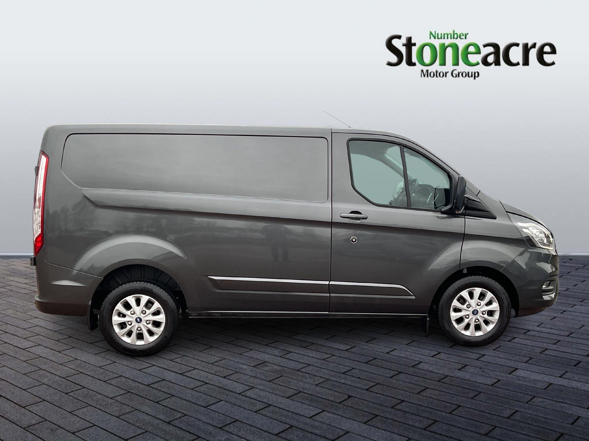 Ford Transit Custom Image 2