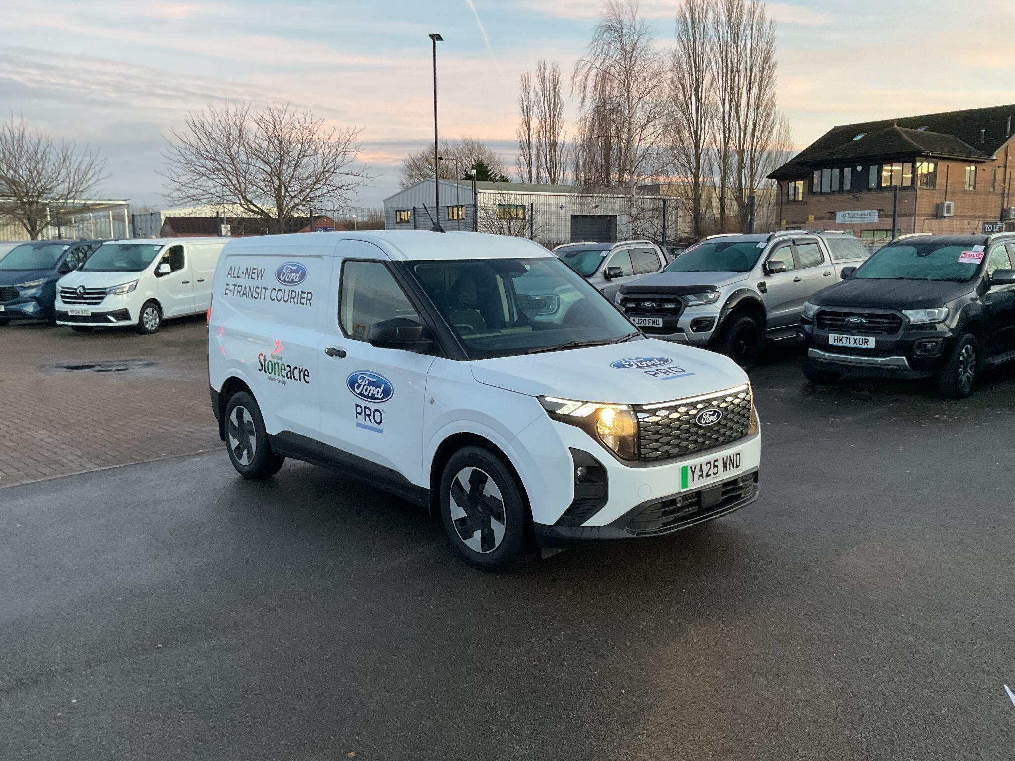 Ford E-Transit Courier