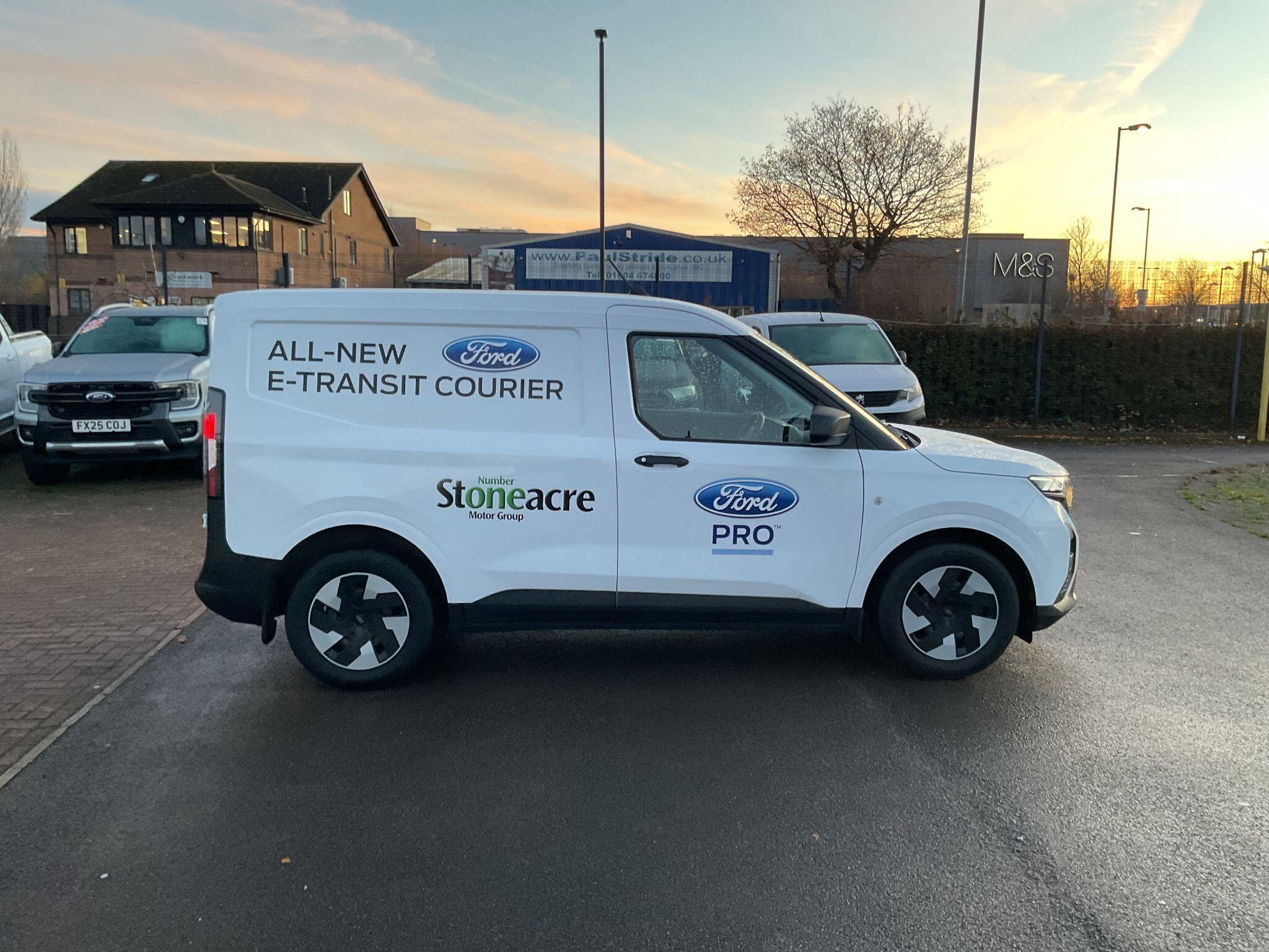 Ford E-Transit Courier 43kWh Trend Auto SWB 5dr YA25WND Image 2