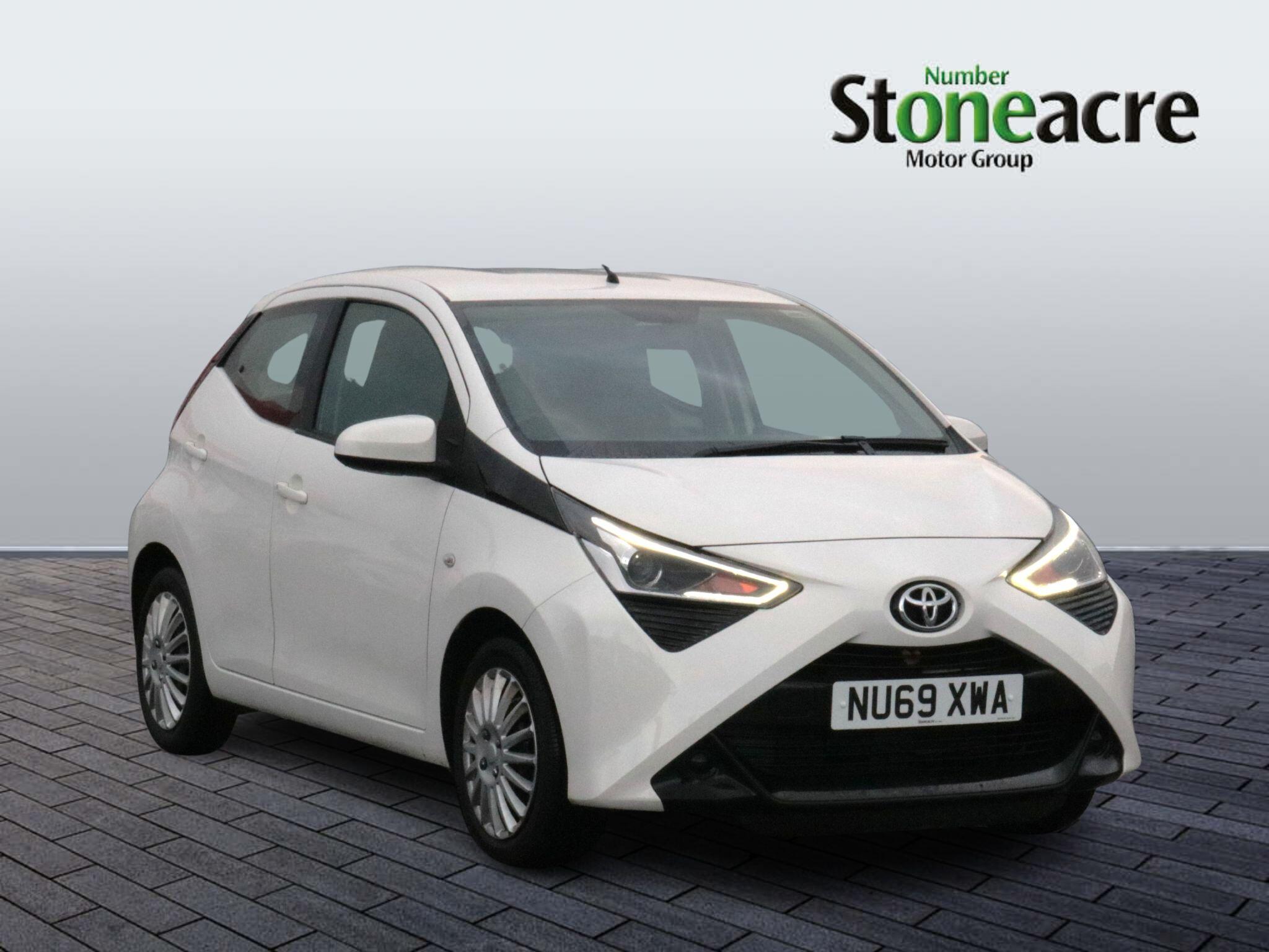 Toyota Aygo 1.0 VVT-i X-Play 5dr NU69XWA Image 1