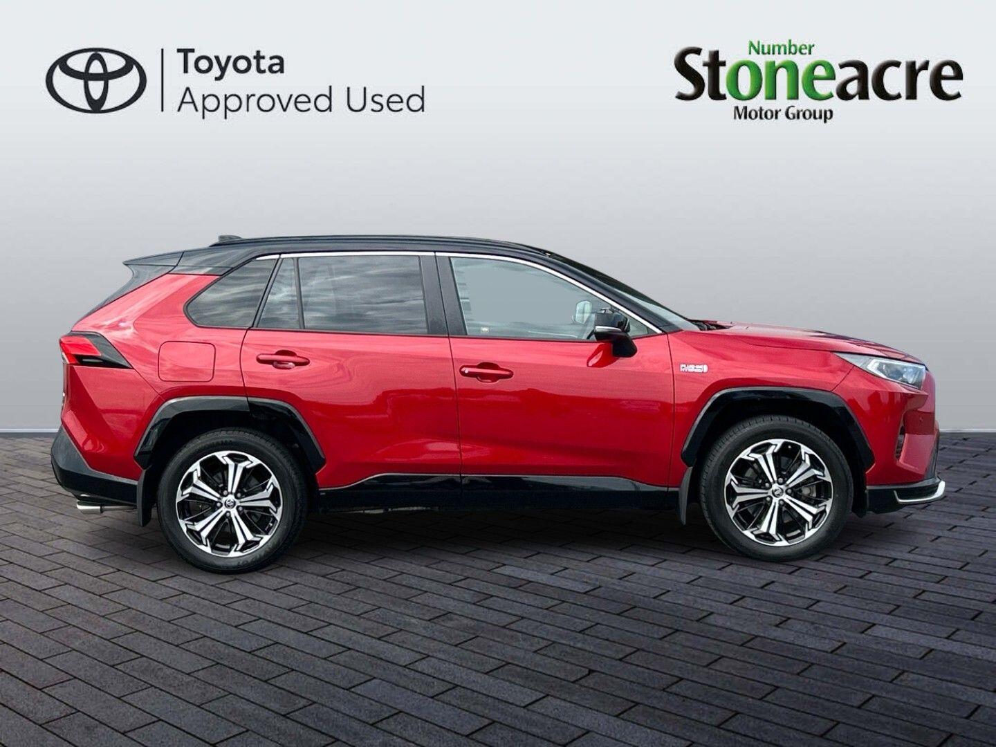 Toyota RAV4 Plug-in Hybrid Image 2